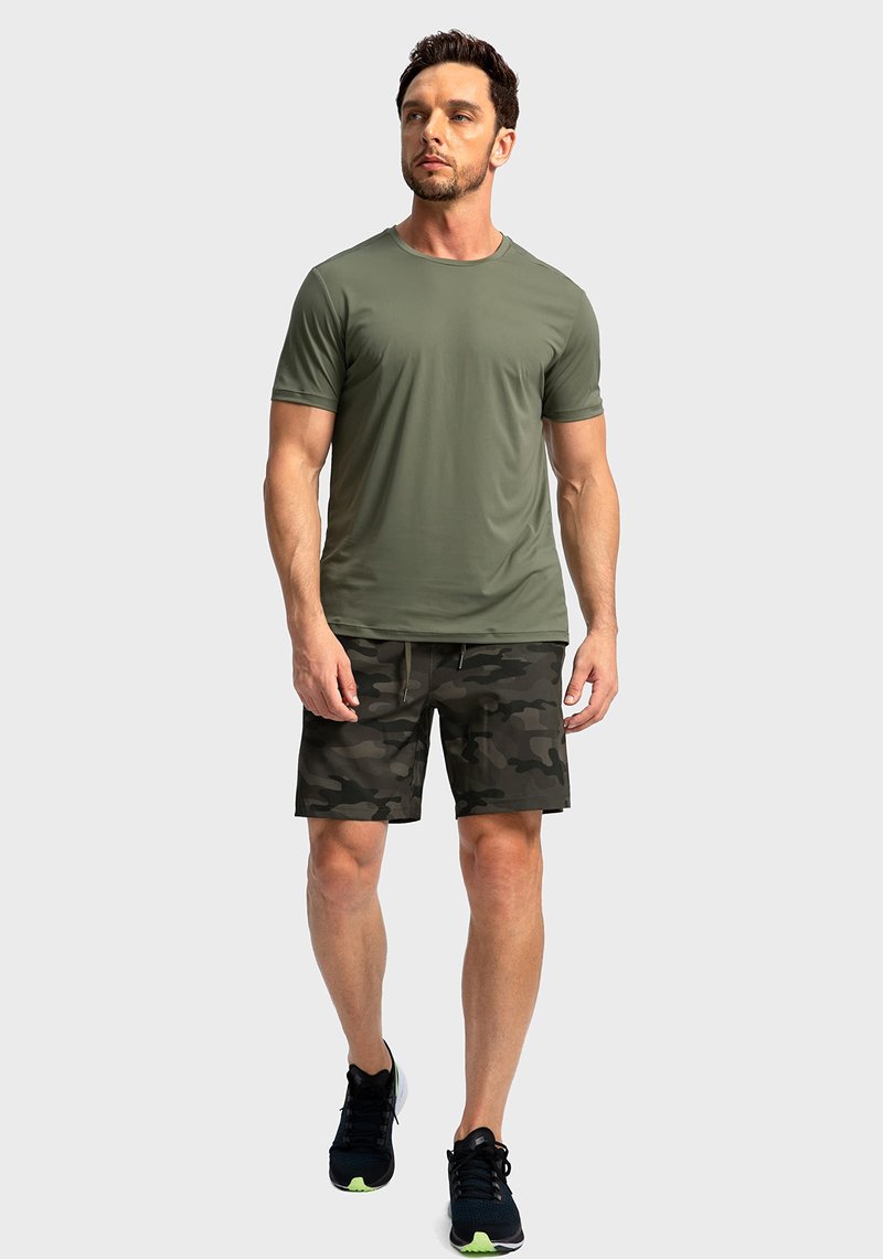 Soothfeel Men's Running Shorts with Zipper Pockets 7 Inch Lightweight Quick Dry Gym Athletic Workout Shorts for Men (Green Camo, XXL)