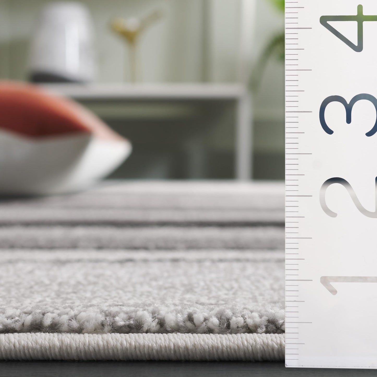 SAFAVIEH Hollywood Collection Accent Rug - 2'7" x 5', Ivory & Grey, Mid-Century Modern Design, Non-Shedding & Easy Care, Ideal for High Traffic Areas in Living Room, Bedroom, Dining (HLW703D-3)