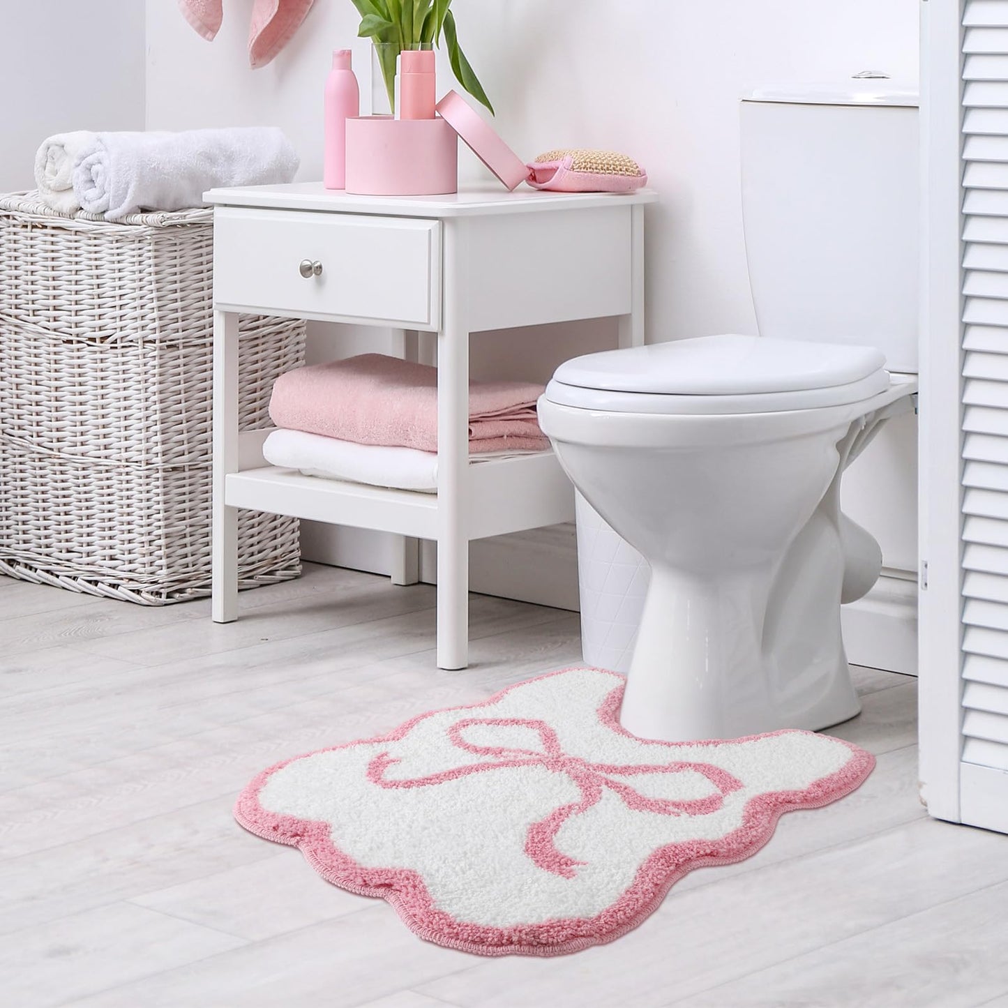 HunnmingRe Pink Bow Bathroom Decor Toilet Rug 24 x 20 Inches U-Shaped Luxury Scalloped Bathroom Mat Non Slip Cute Microfiber Soft Plush Bath Rugs Coquette Stuff for Toilet Base