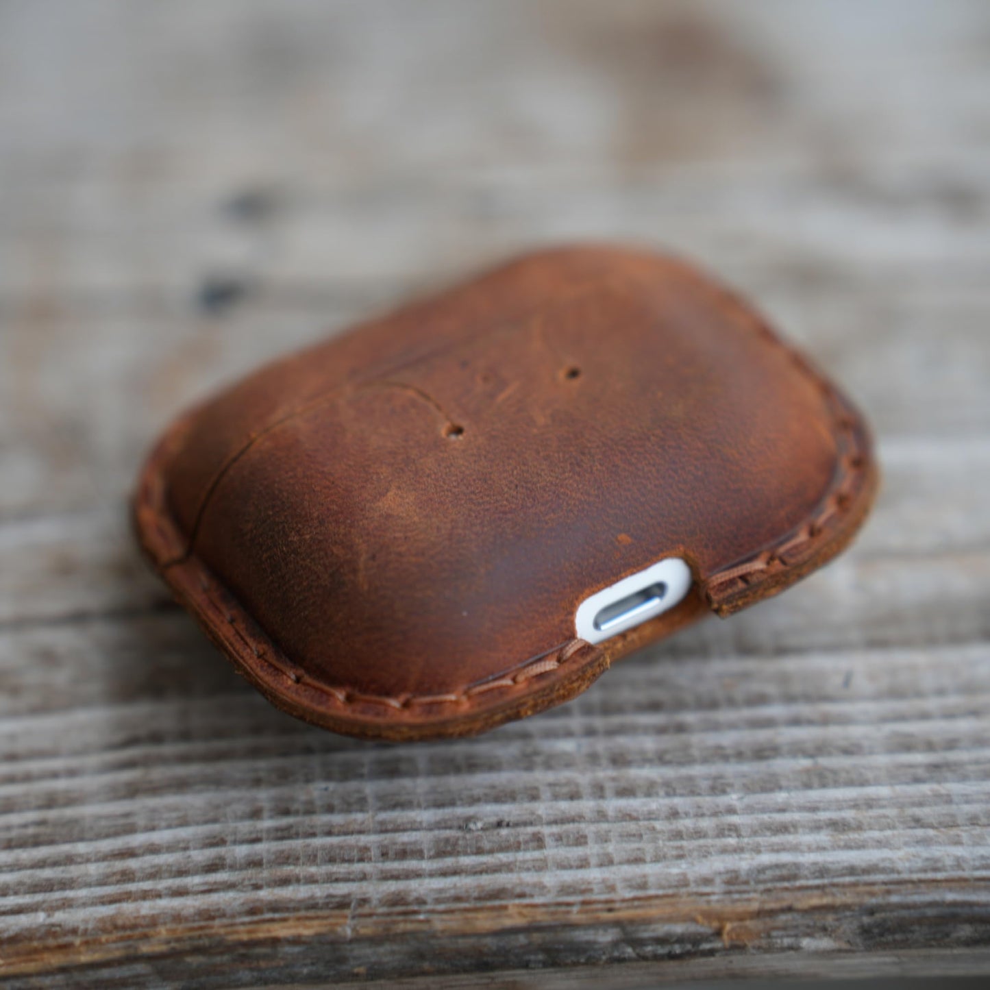 JJNUSA Genuine Vintage Crazy Horse Leather Distressed Leather for Airpods Pro 3 3rd Gen (2025) Wireless Charging Case Protective Cover Earbud Case Brown