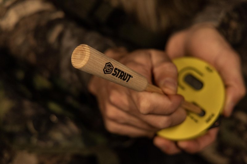 Hunters Specialties HS Strut Cookie Cutt'R Tracer Turkey Clucks Yelps Purrs Hunting Friction Lid Slate Pot Call, Yellow