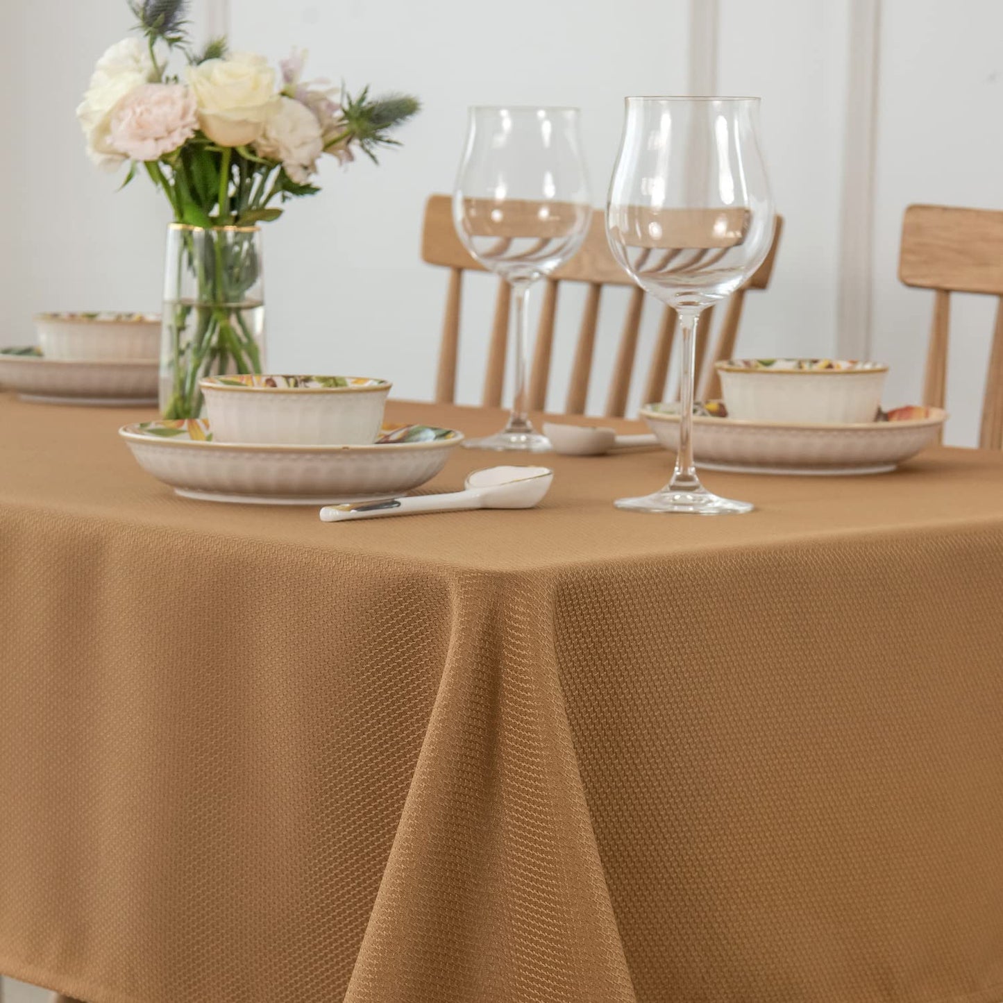 maxmill Textured Rectangular Tablecloth Water Resistance Antiwrinkle Spillproof Soft Jacquard Table Cloth for Fall Harvest Thanksgiving Parties and Holiday Dinners, 60 x 104 Inch, Amber Bronze