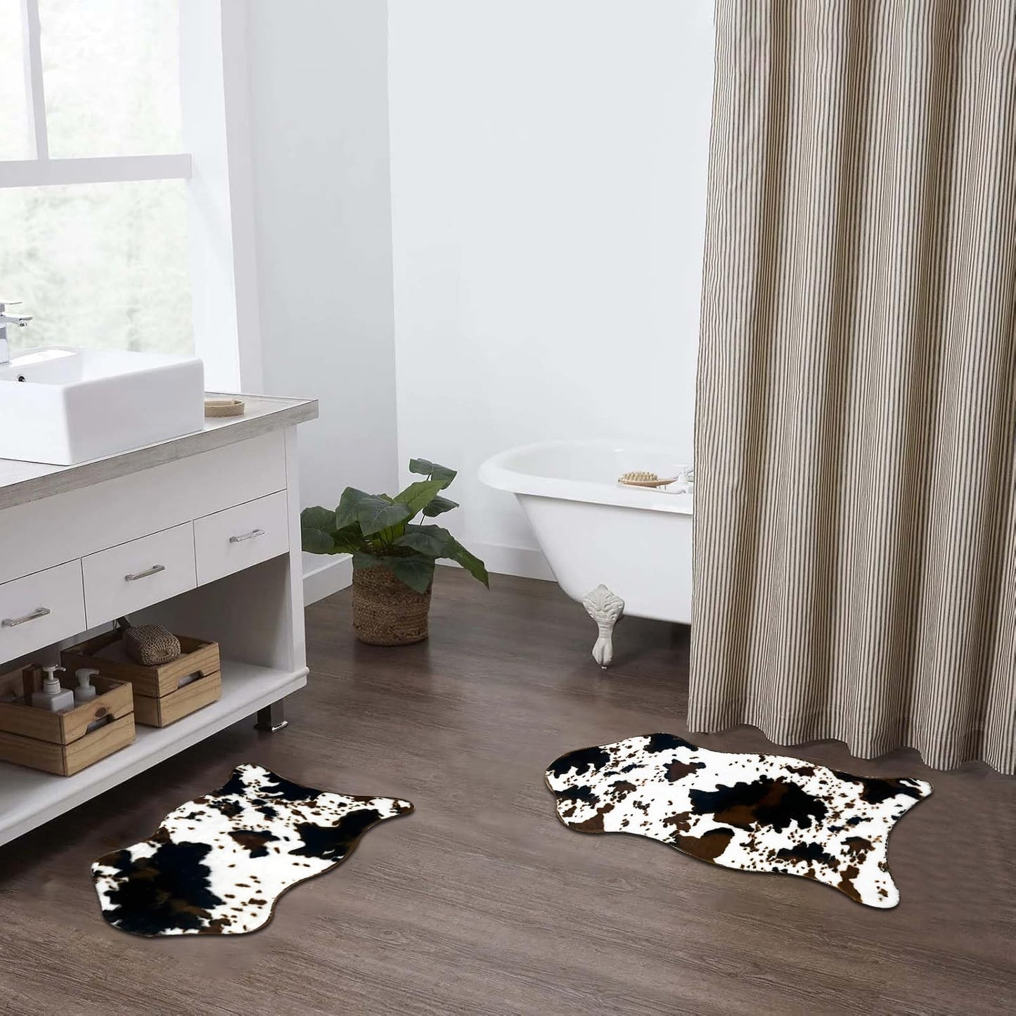 mamrug Coffee and White Cow Cute Bath mat,Faux Rabbit Fur Non-Slip Shaggy Water Absorbent Microfiber Soft Fluffy Bathroom Rugs,Washable for Home Decor Living Room Soft Plush Rug 23.6x35.4 inch