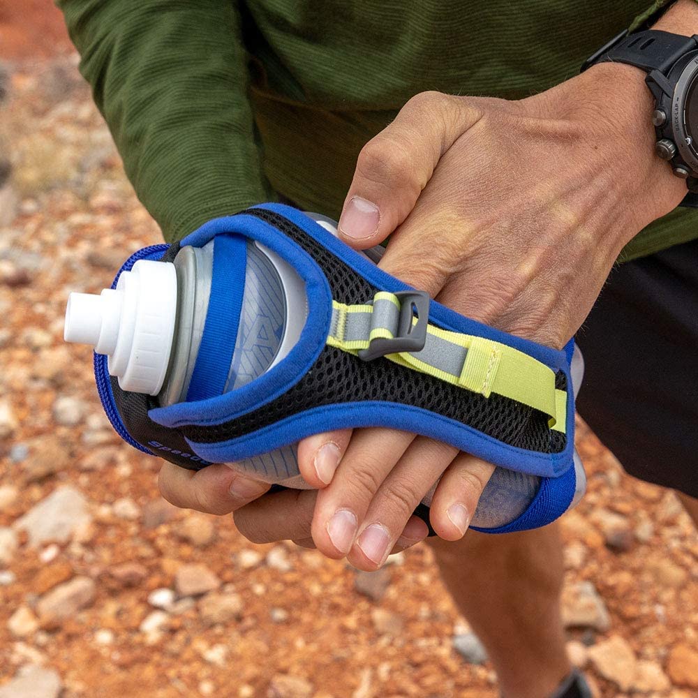 Nathan SpeedDraw Plus Insulated Handheld Water Bottle – Grip-Free Running Flask for Runners, Hiking, and Sports