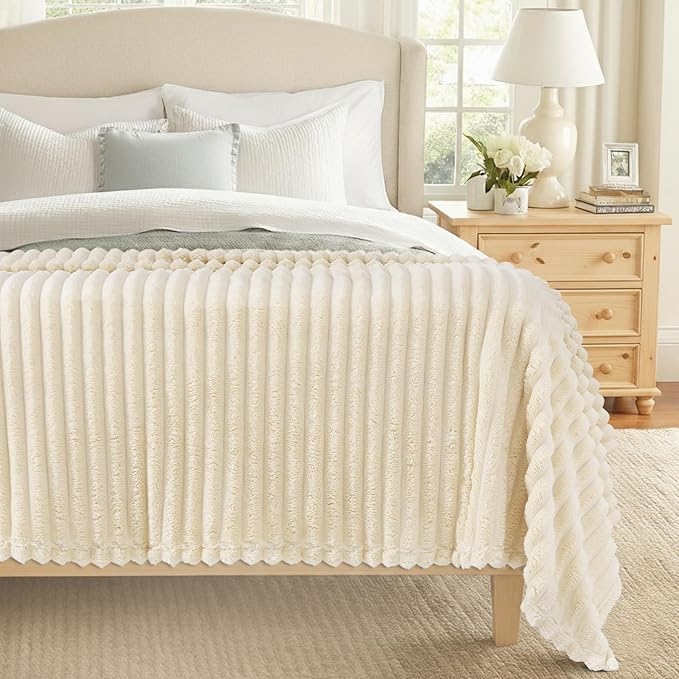 decorUhome Soft Fleece Beige Throw Blanket for Couch, Cozy Fluffy Plush Flannel Striped Blanket for Sofa Bed, Lightweight Decorative Ribbed Fuzzy Blanket for Woman, 50x60 Inches