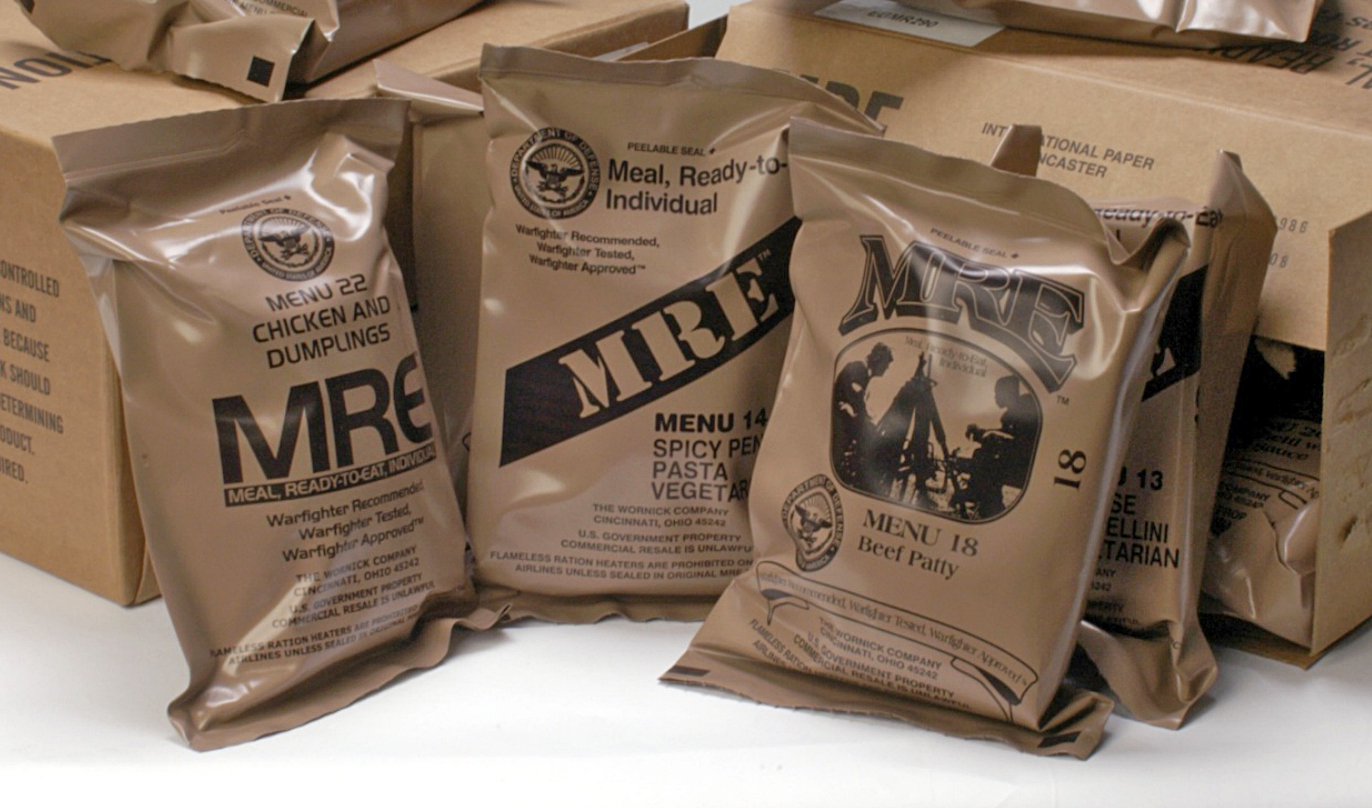 MRE Ready to Eat Meals - Emergency Food Kits, Pack Of 6 w/Entrees, Dessert, Flameless Heater & Accessories โ Emergency Meals For Camping Hiking & Other Outdoor Activities