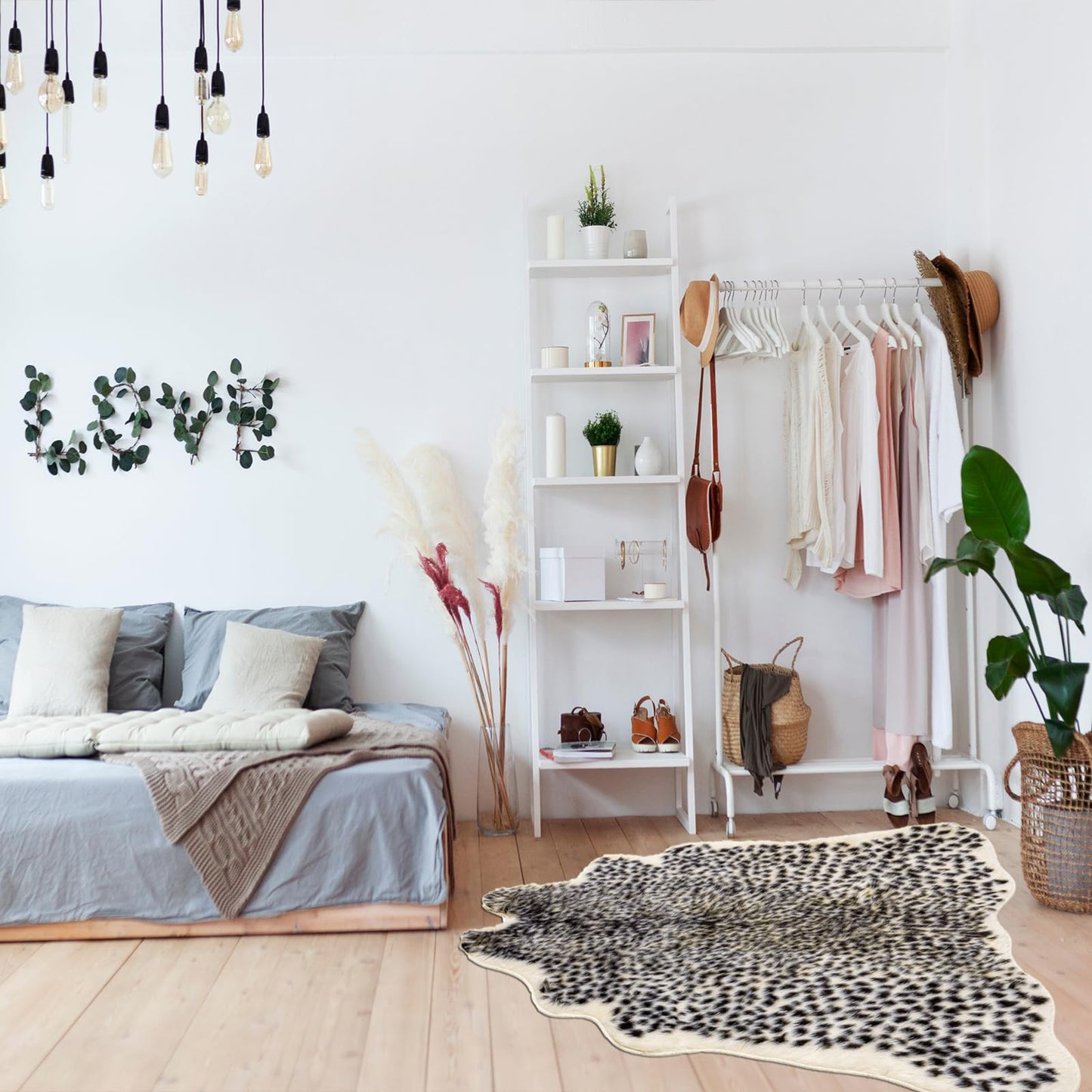 YulyreZome Leopard Print Rug, Faux Fur Cheetah Rug for Living Room Bedroom, 3.3'x3.1' Soft Animal Print Area Rug, Irregular Shaped Leopard Hide Floor Mat for Home Decor