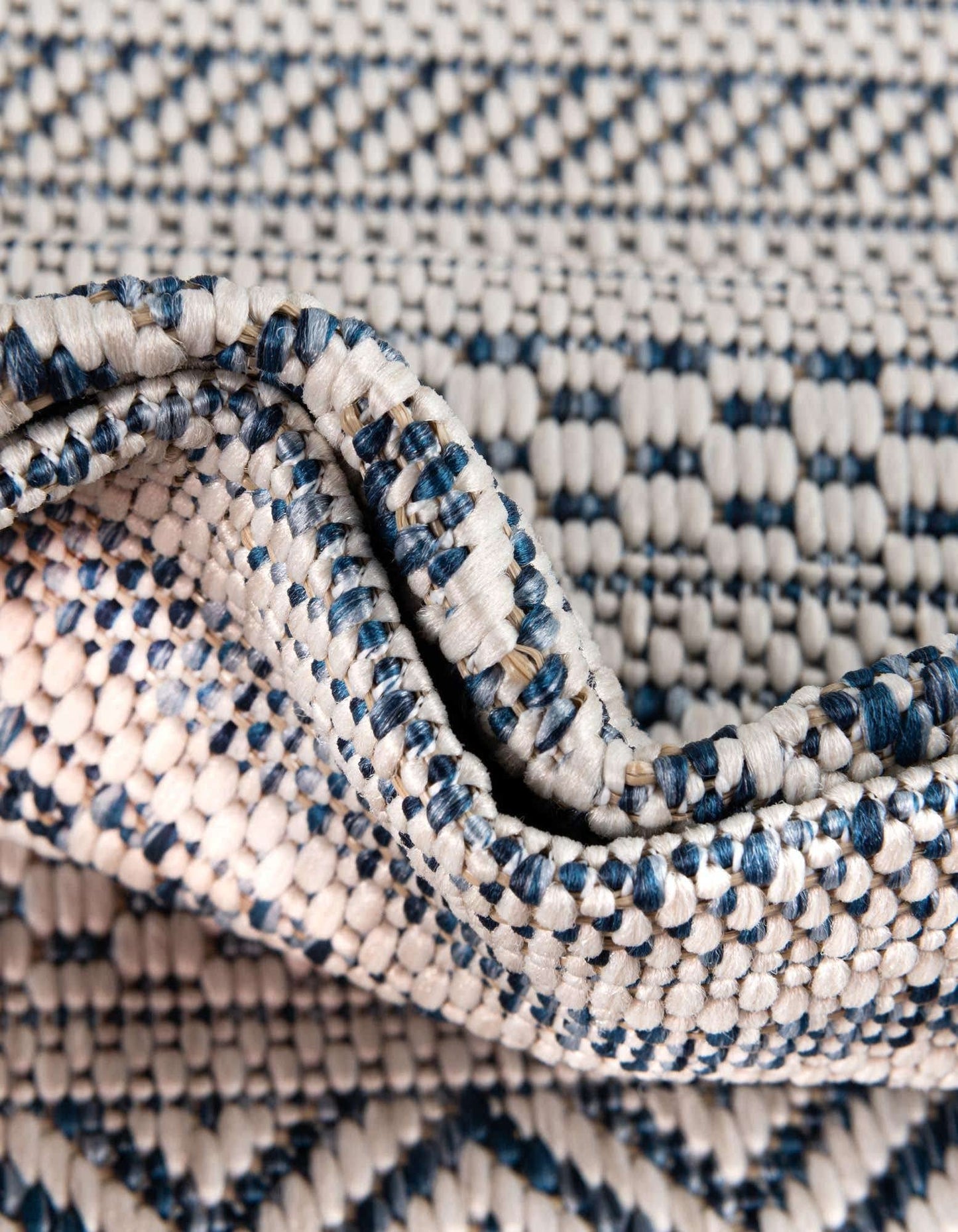 Unique Loom Outdoor Striped Collection Area Rug - Maia (4' 1" x 6' 1" Rectangle, Light Blue/Ivory)