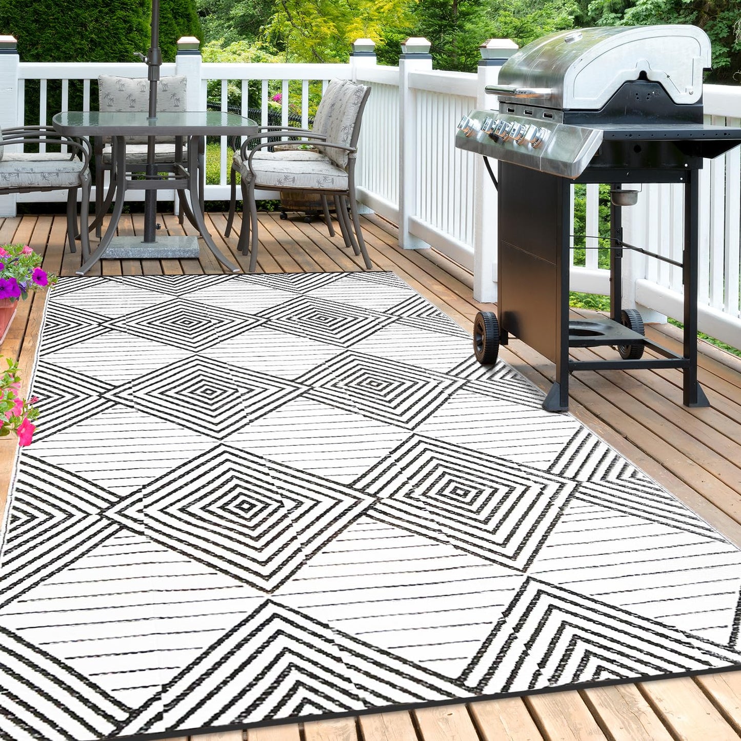 Waterproof Outdoor Rug 6x9ft, Foldable Reversible Plastic Straw Mat for Patio RV Deck Porch Backyard Balcony Camping Picnic Beach Indoor Outdoor Carpet, Black&White
