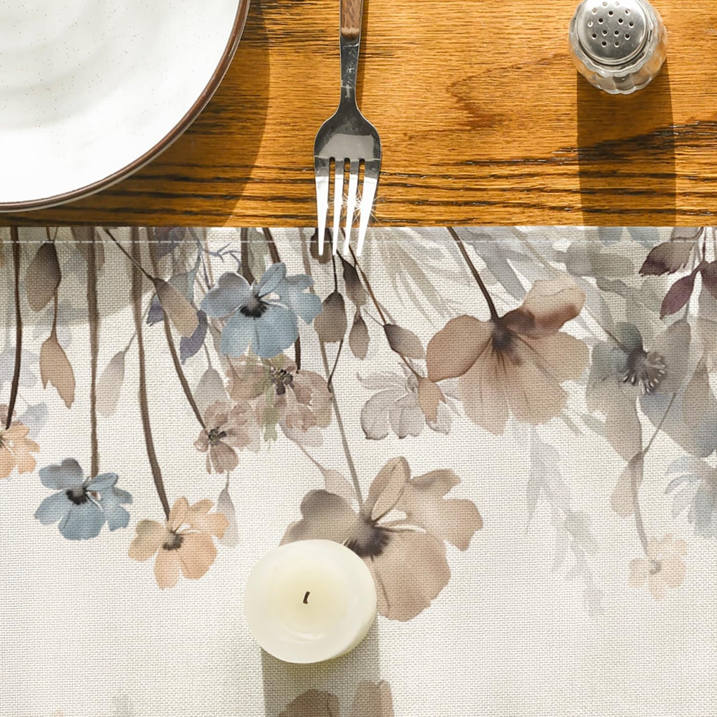 Artoid Mode Brown Poppy Flowers Floral Blossom Summer Table Runner, Fall Kitchen Dining Table Decoration for Home Party Decor 13x72 Inch