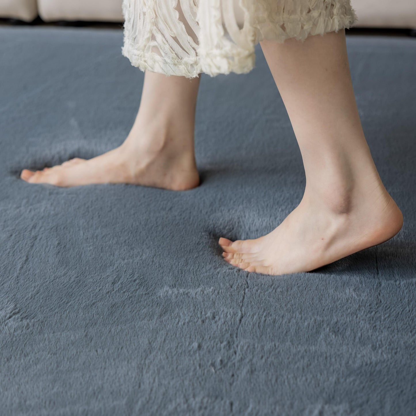 Loartee Faux Rabbit Fur Rug - 1.18" Thick Soft Fluffy Area Rug, Non-Slip Memory Foam Crawling Mat, Dark Gray, 59"x59"
