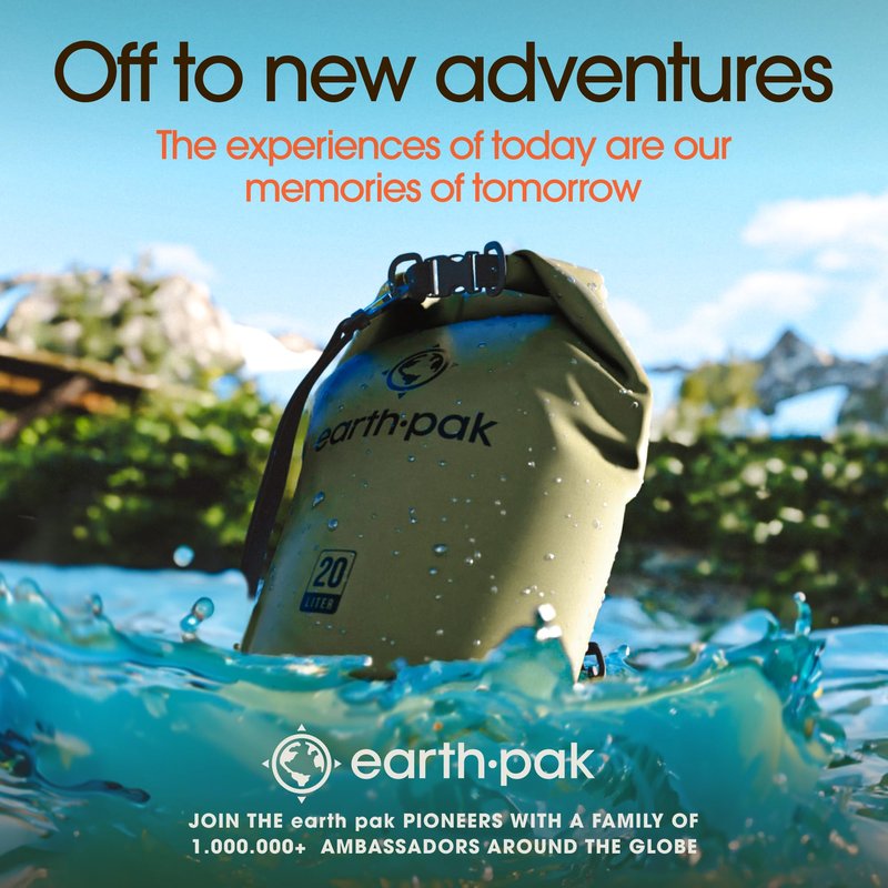Earth Pak Waterproof Dry Bag - Roll Top Waterproof Backpack Sack Keeps Gear Dry for Kayaking, Beach, Rafting, Boating, Hiking, Camping and Fishing with Waterproof Phone Case (Camo, 10L)