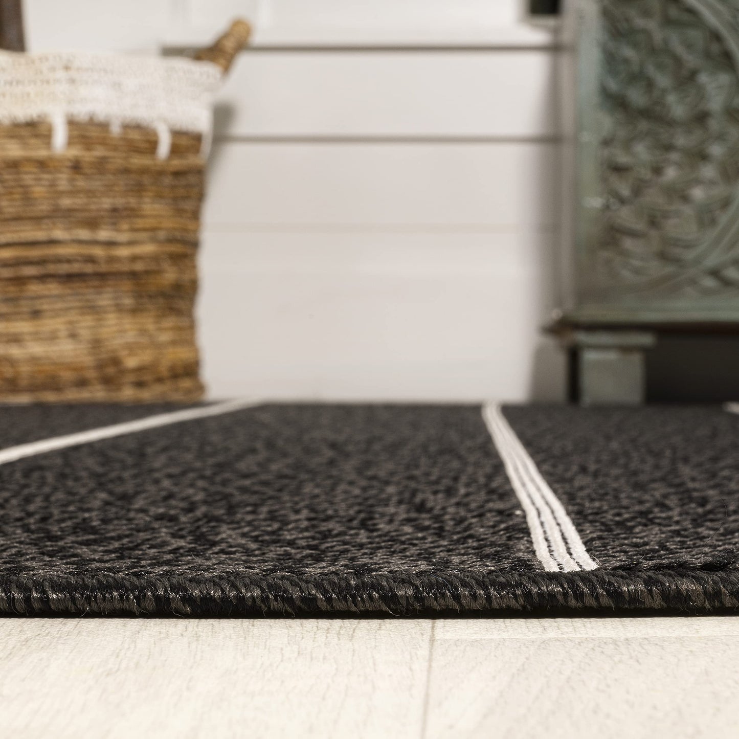 JONATHAN Y Grid Squares Indoor Outdoor Runner Rug 2X8 Black/Cream, Modern for Backyard, Patio, Porch, Easy-Cleaning, High Traffic, Pet-Friendly, Non-Shedding (SMB200B-28)