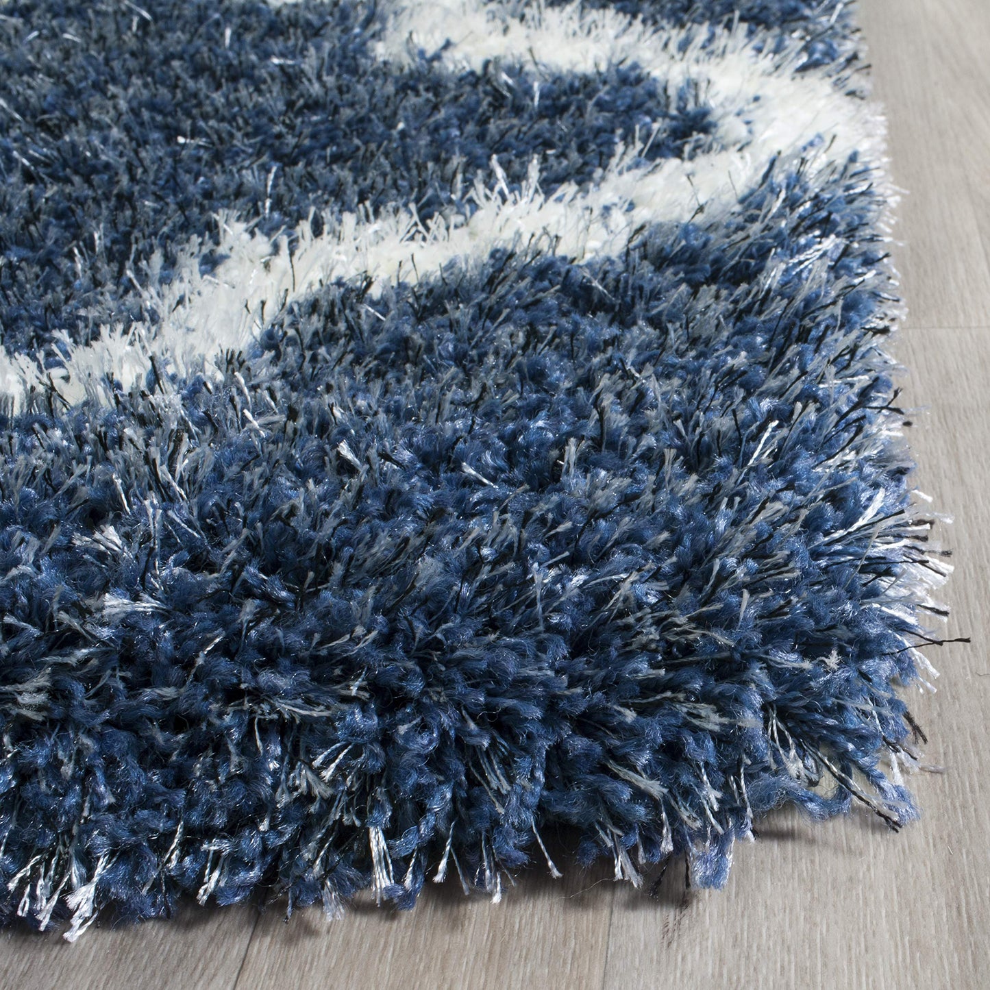 SAFAVIEH Area Rug 8x10 - Montreal Shag Collection - Large - Blue & Ivory, Trellis Pattern, Non-Shedding & Easy Cleaning, Ultra Plush Thick Pile, Ideal for Living Room, Bedroom, Dining Space (SGM832A)