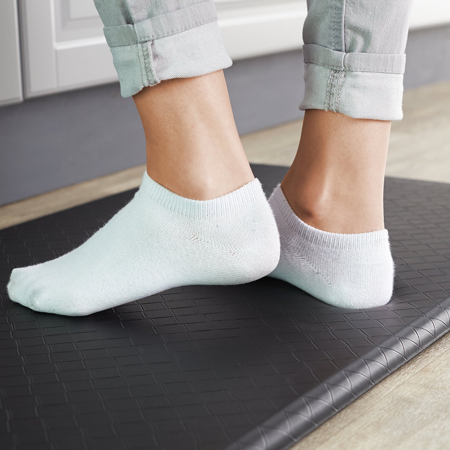 Amazon Basics Anti-Fatigue Standing Mat, Non-Slip, Cushioned, Stain Resistant Comfort Mat for Home, Office and Standing Desk, 20" x 36" x 0.6", Geometric, Black, 5-Pack