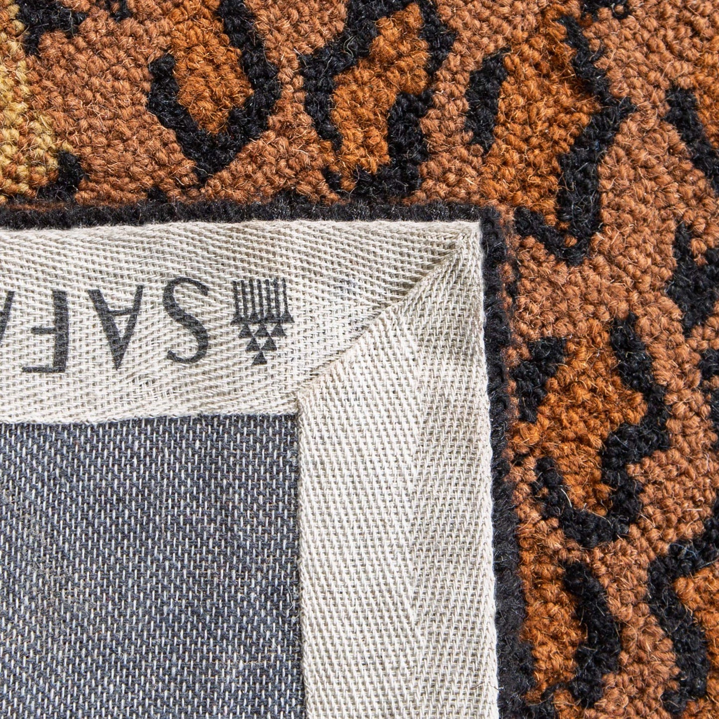 SAFAVIEH Chelsea Collection Accent Rug - 2'6" x 4', Black & Brown, Hand-Hooked Wool, Leopard Pattern, Ideal for Entryway, Foyer, Living Room, Bedroom (HK15A)
