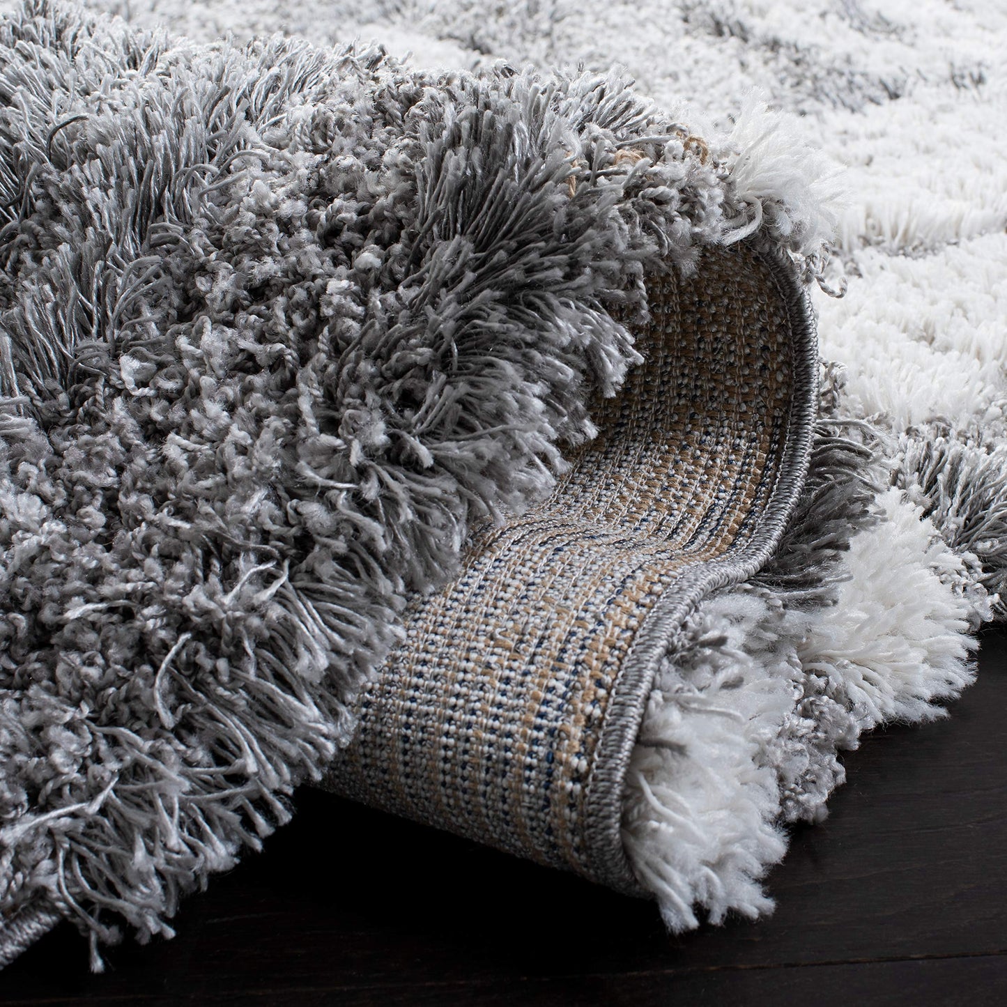 SAFAVIEH Horizon Shag Collection Area Rug - 5'3" x 7'7", Grey & Ivory, Modern Abstract Design, Non-Shedding & Easy Care, 2-inch Thick Ideal for High Traffic Areas in Living Room, Bedroom (HZN890F)