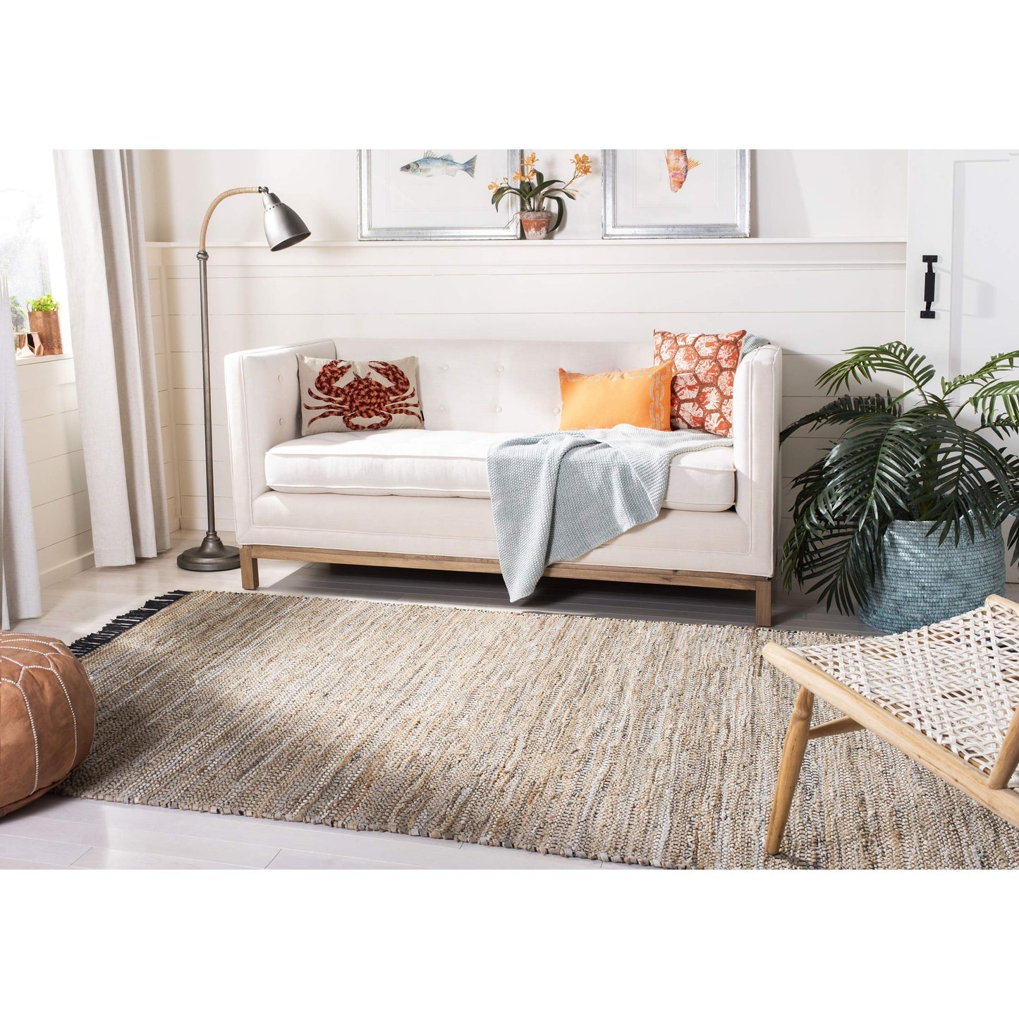 SAFAVIEH Vintage Leather Collection Area Rug - 6' x 9', Beige, Handmade Boho Fringe Leather & Jute, Ideal for High Traffic Areas in Living Room, Bedroom (VTL203B)