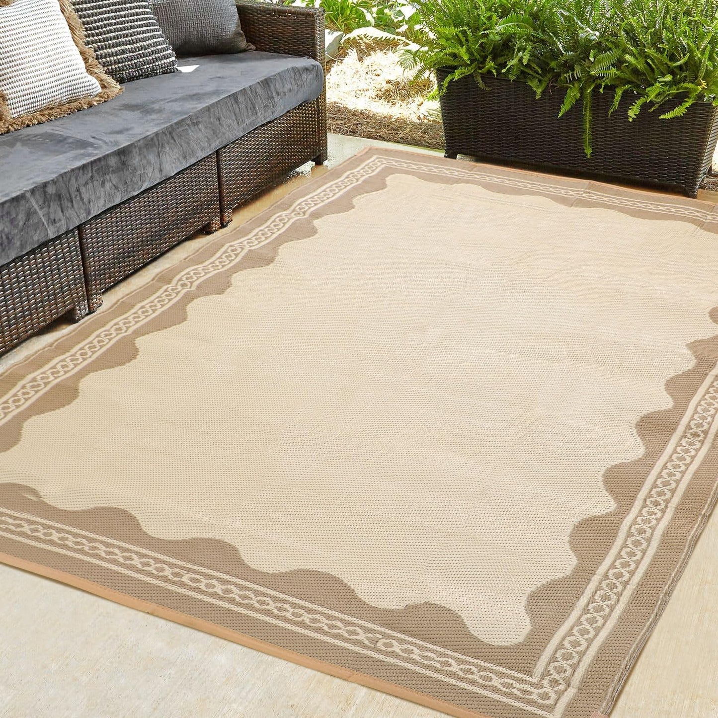 Dunzy Scalloped Outdoor Patio Rug, 5 x 8 ft Non-Slip Plastic Straw Carpet Indoor Outdoor Area Mat for Outside Rv Camping Deck Pool Beach Porch Backyard (Light Brown)