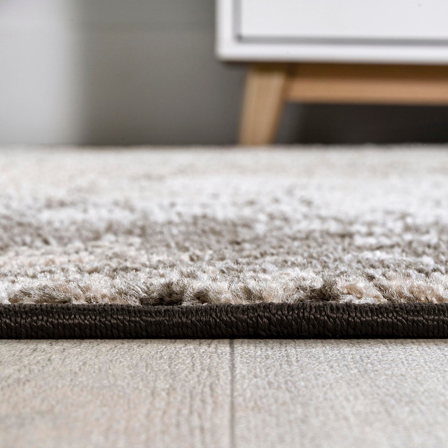 JONATHAN Y Shabby Damask Indoor Outdoor Area Rug 4X6 Cream/Beige/Dark Gray, Duenas High-Low for Backyard, Patio, Porch, Easy-Cleaning, High Traffic, Pet-Friendly, Non-Shedding (SBH110A-4)