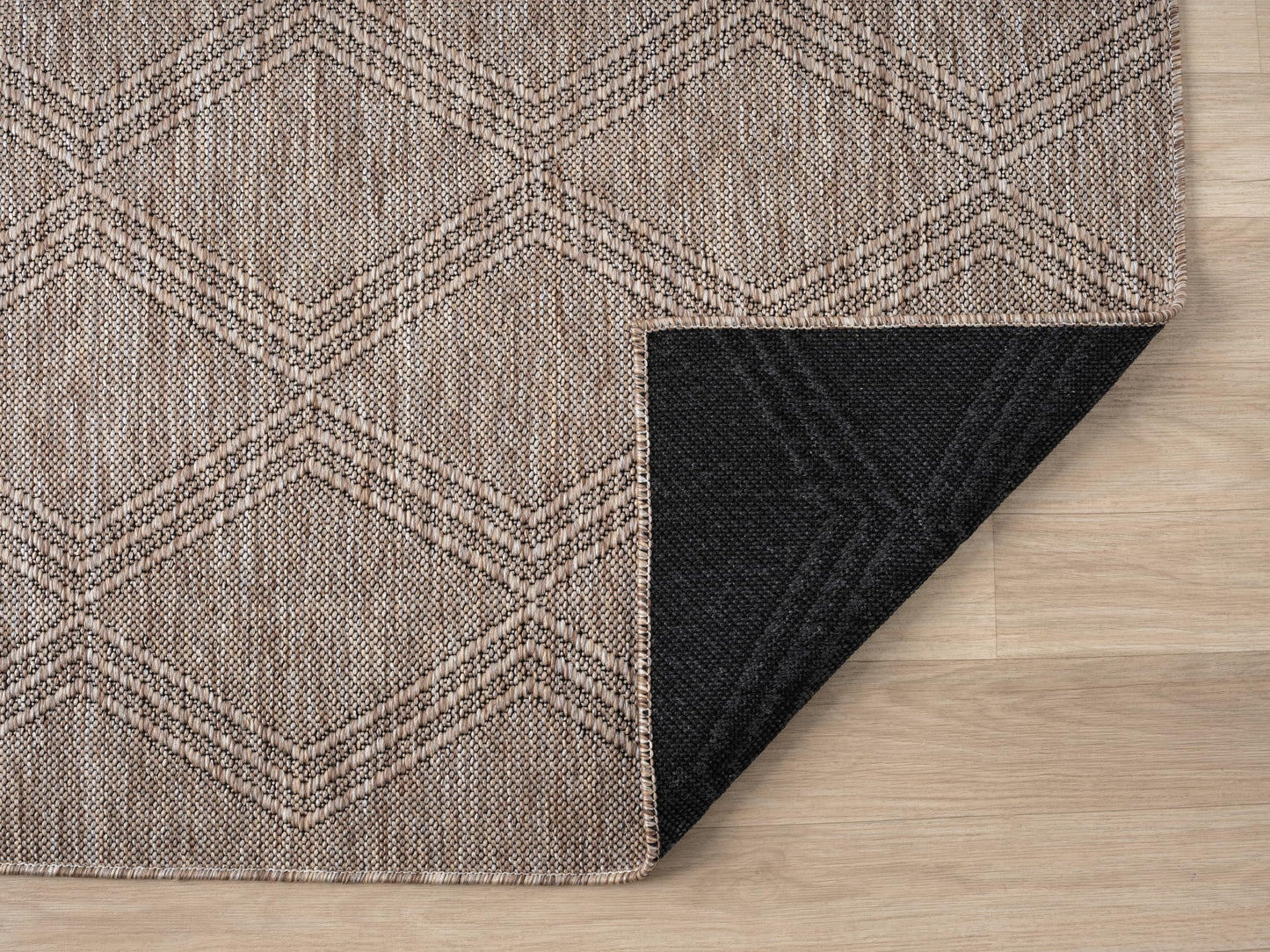 RUGGERRUGS Darla Textured Foldable Indoor Outdoor Rug, 5x7, Weather Resistant, Easy Clean, UV Resistant, Lightweight Contemporary Geometric Patio Carpet for Porch, Deck, Living Room (5' x 7', Beige)