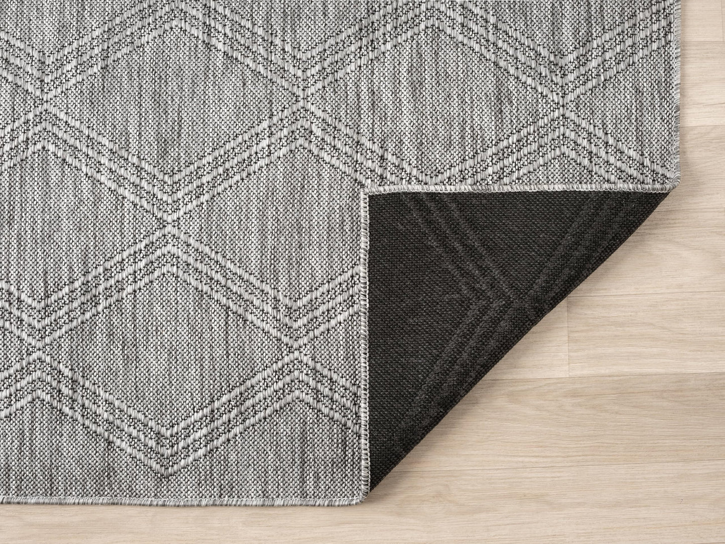 RUGGERRUGS Darla Textured Foldable Indoor Outdoor Rug, 5x7, Weather Resistant, Easy Clean, UV Resistant, Lightweight Contemporary Geometric Patio Carpet for Porch, Deck, Living Room (5' x 7', Gray)