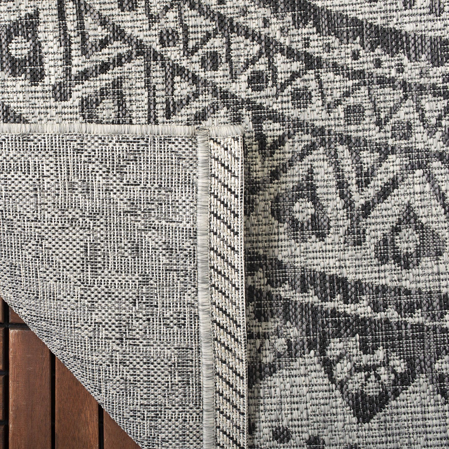 SAFAVIEH Washable Rug Outdoor Courtyard Collection - 2'7" x 5', Light Grey & Black, Non-Shedding & Easy Cleaning, Ideal for Patio, Backyard, Mudroom (CY8734-37612)