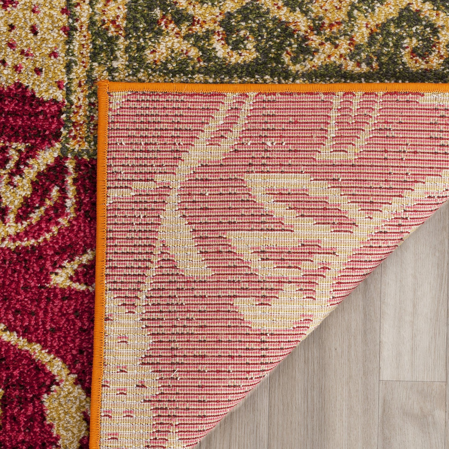 SAFAVIEH Monaco Collection Area Rug - 5'1" x 7'7", Multi, Boho Patchwork Design, Non-Shedding & Easy Care, Ideal for High Traffic Areas in Living Room, Bedroom (MNC211F)