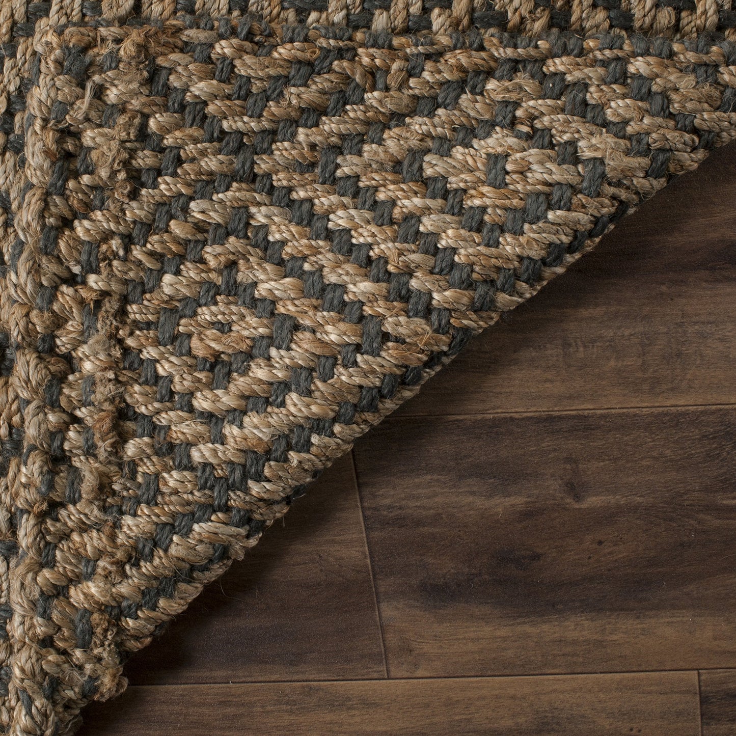 SAFAVIEH Natural Fiber Collection Accent Rug - 2' x 3', Natural & Grey, Handmade Jute, Ideal for High Traffic Areas in Entryway, Living Room, Bedroom (NF181D)