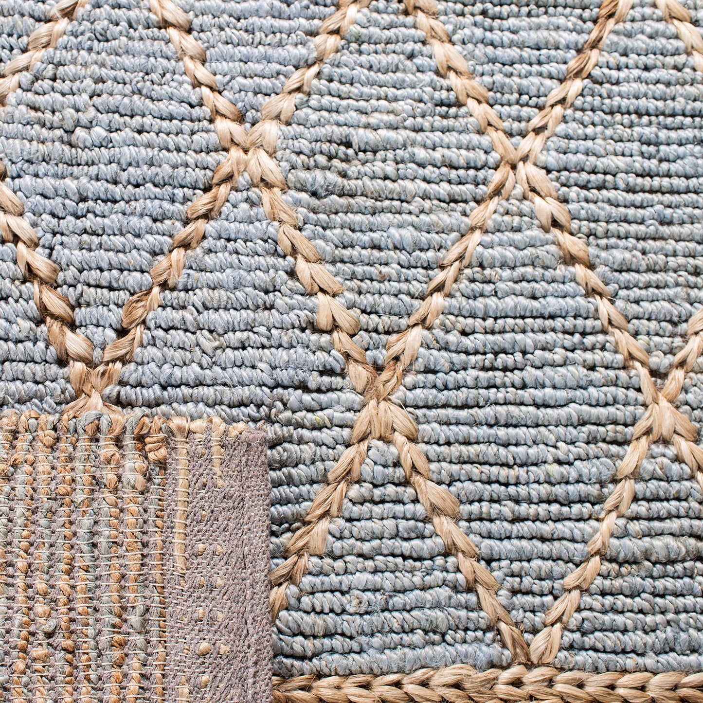 SAFAVIEH Natural Fiber Collection Accent Rug - 4' x 6', Natural & Blue, Handmade Boho Moroccan Trellis Jute, Ideal for High Traffic Areas in Entryway, Living Room, Bedroom (NF955N)