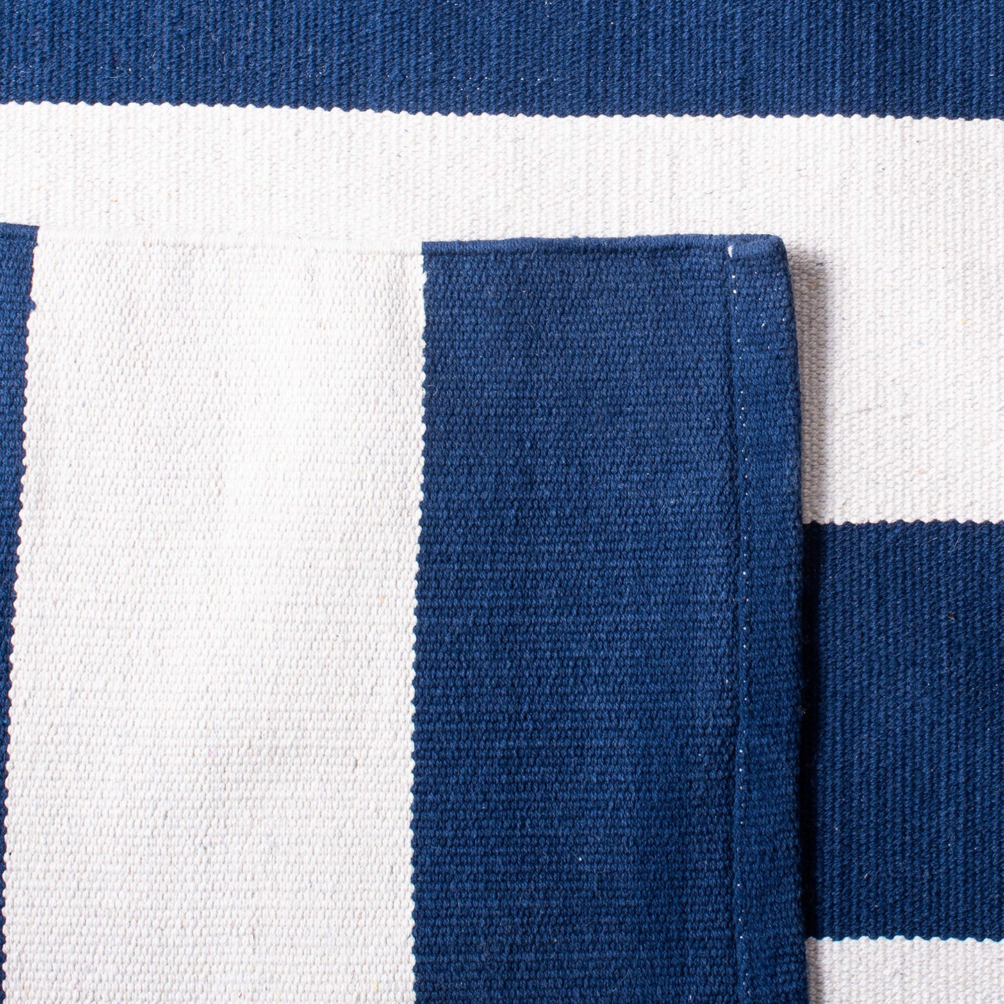 SAFAVIEH Montauk Collection Runner Rug - 2'3" x 9', Navy & Ivory, Handmade Flatweave Cotton, Woven Texture, Farmhouse Stripe Pattern, Ideal for Bedroom, Kitchen, Hallway (MTK712H)