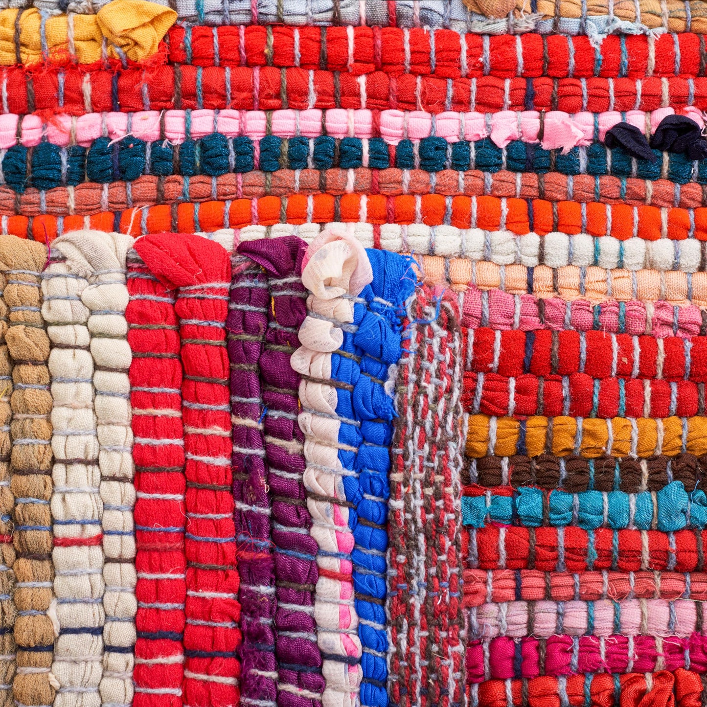SAFAVIEH Rag Rug Collection Accent Rug - 4' x 6', Red & Multi, Handmade Boho Stripe Cotton, Ideal for High Traffic Areas in Entryway, Living Room, Bedroom (RAR240D)