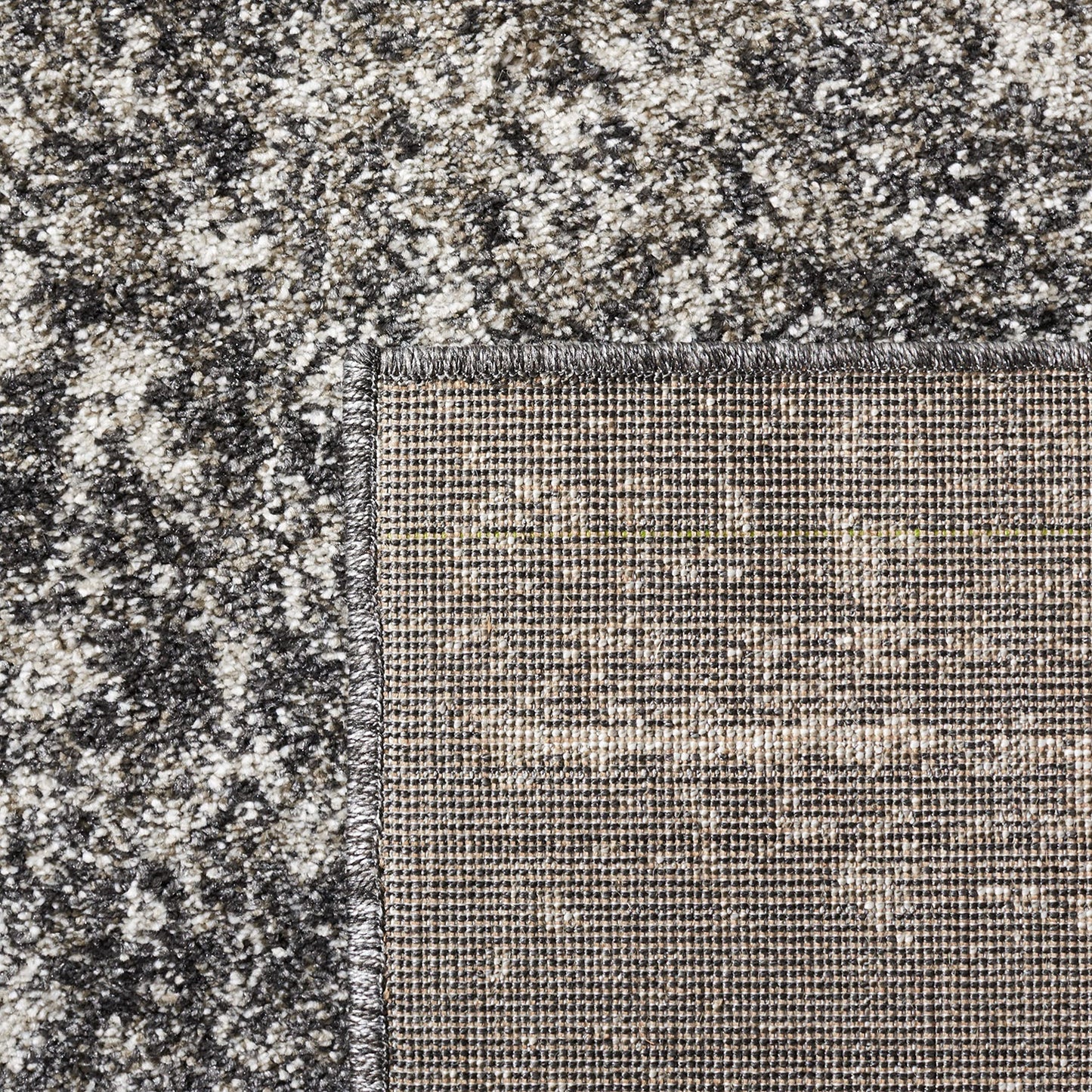 SAFAVIEH Retro Collection Area Rug - 8' x 10', Black & Light Grey, Modern Abstract Design, Non-Shedding & Easy Care, Ideal for High Traffic Areas in Living Room, Bedroom (RET2770-9079)