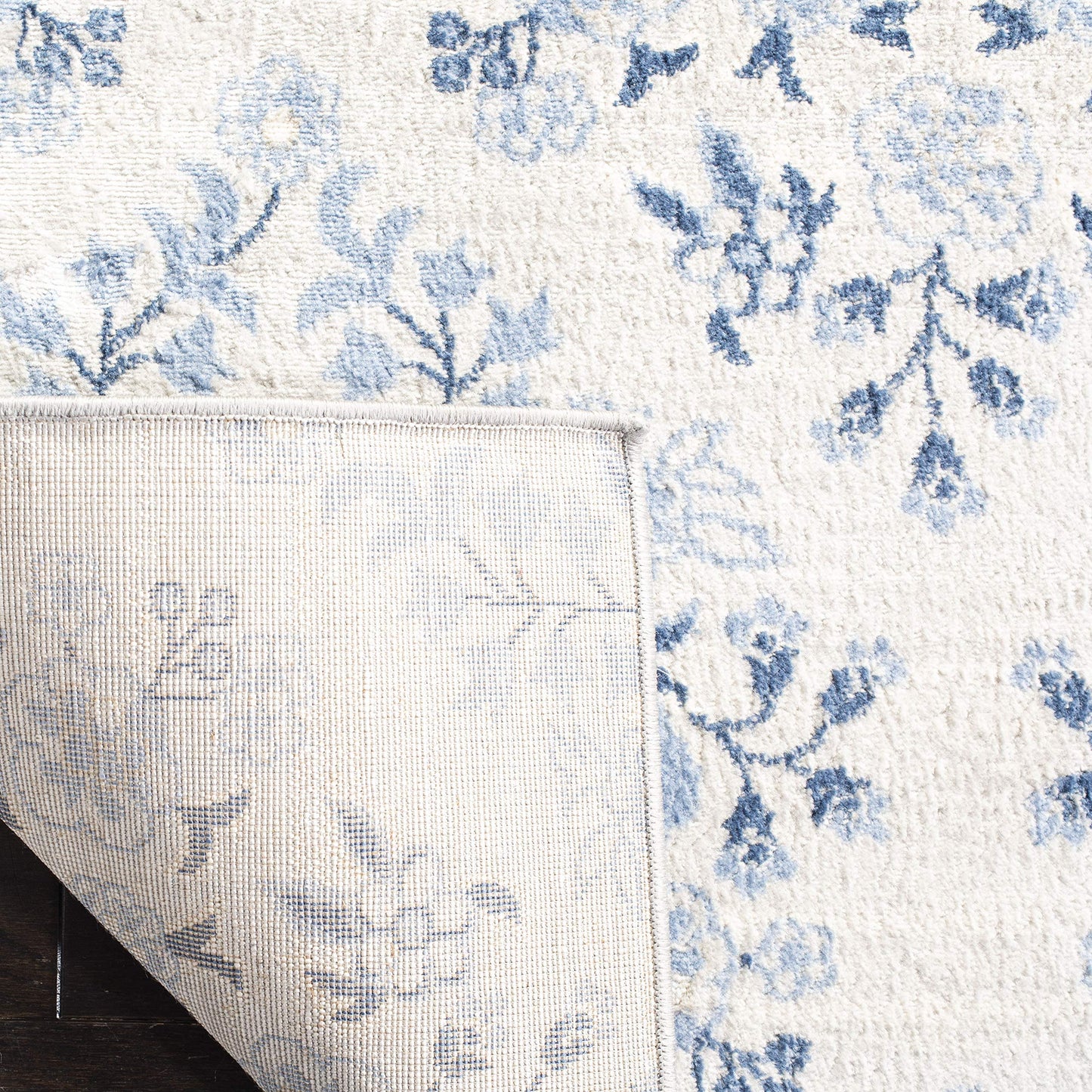 SAFAVIEH Brentwood Collection 5'3" x 7'6" Cream/Blue BNT856D Floral Shabby Chic Trellis Non-Shedding Living Room Bedroom Dining Home Office Area Rug