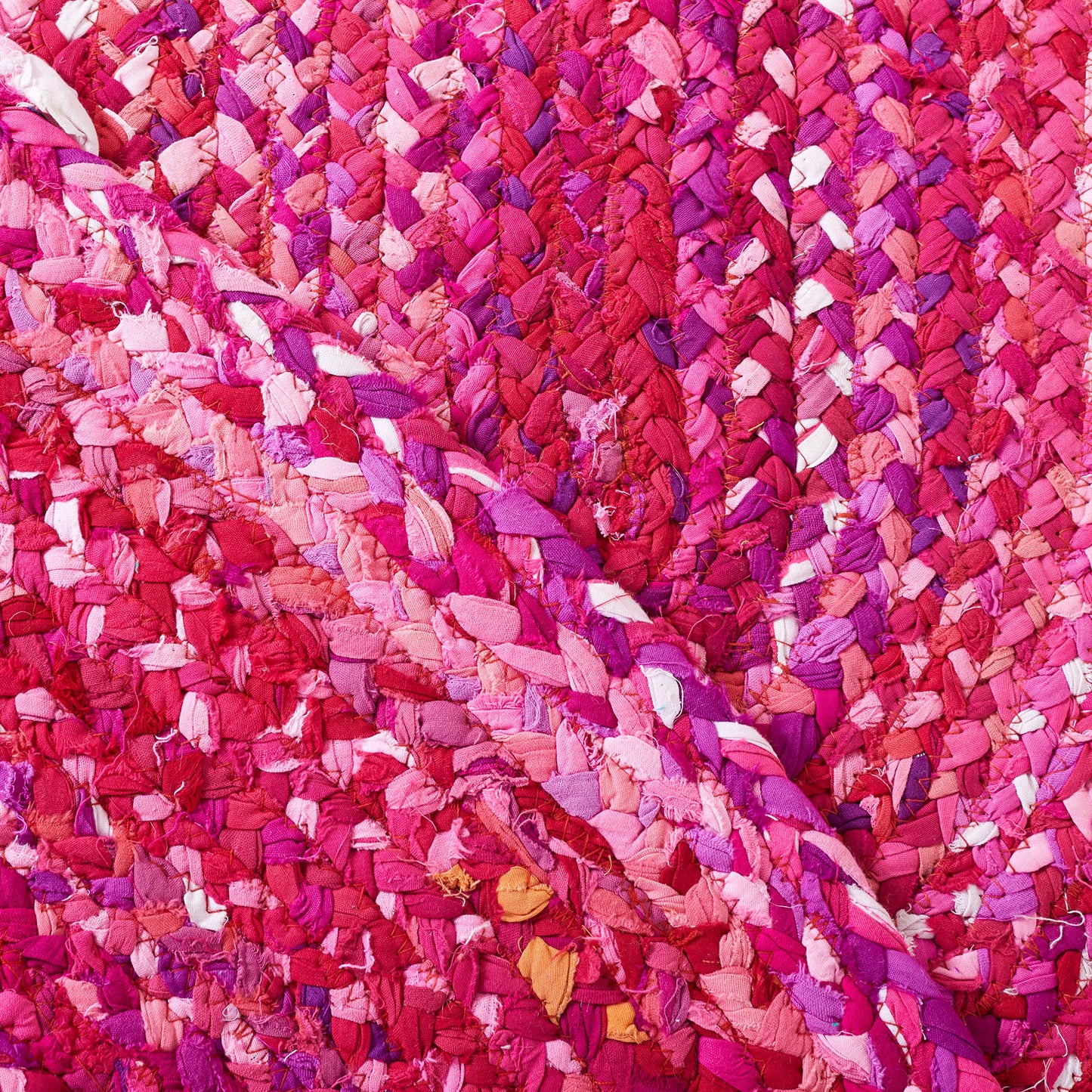SAFAVIEH Braided Collection Area Rug - 4' x 6' Oval, Pink & Fuchsia, Handmade Country Farmhouse Reversible Cotton, Ideal for High Traffic Areas in Living Room, Bedroom (BRD452U)
