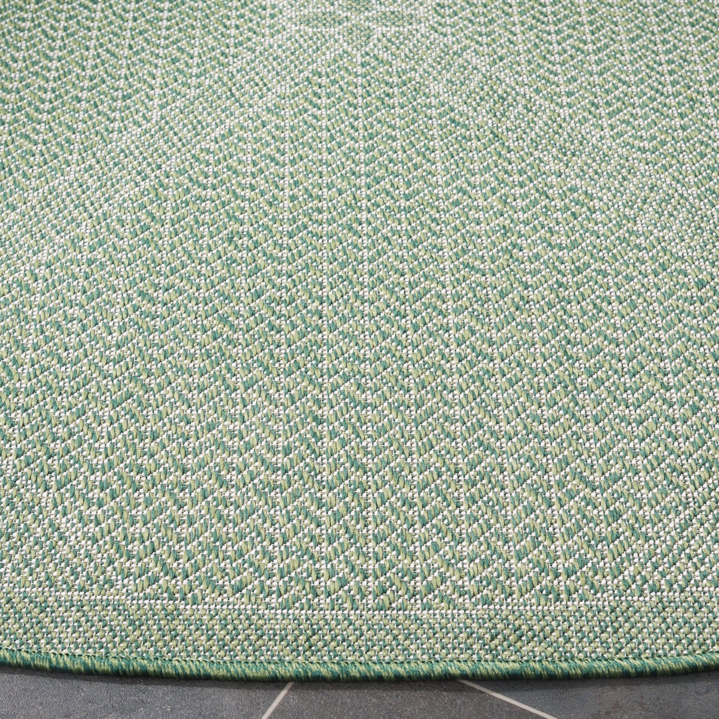Safavieh Washable Rug Outdoor Bermuda Collection - 6'7" Square, Green & Ivory, Non-Shedding & Easy to Clean, Ideal for Patio, Backyard, Mudroom (BMU851Y)