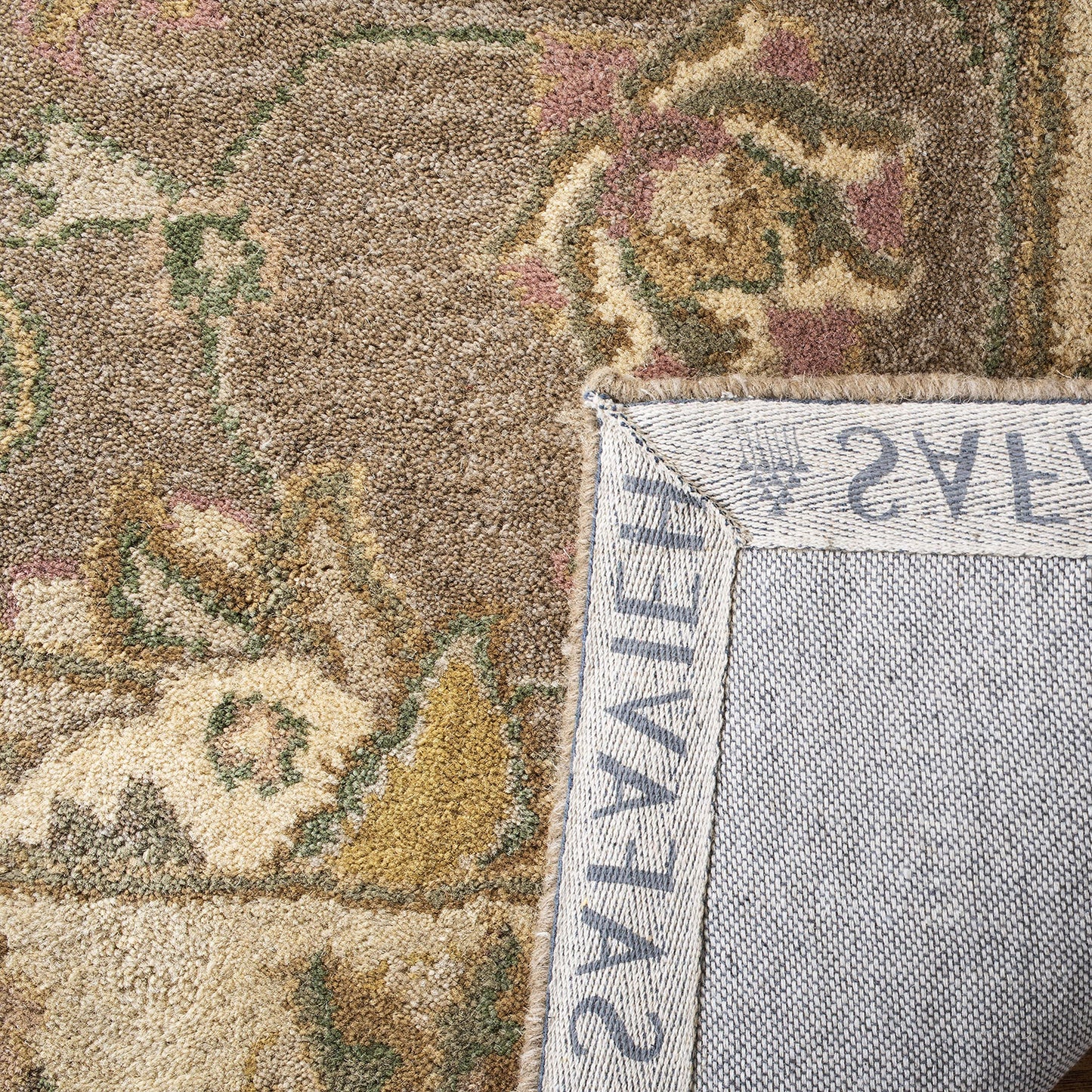 SAFAVIEH Heritage Collection 7'6" x 9'6" Brown / Ivory HG343K Handmade Traditional Oriental Premium Wool Area Rug
