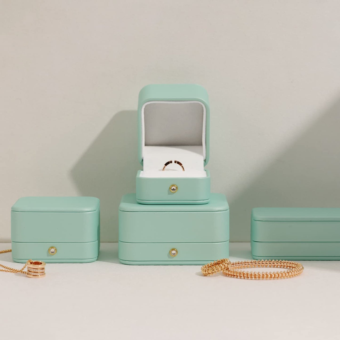 Oirlv Gorgeous Mint Green Ring Box Leather Engagement Ring Case Jewelry Gift Box for Wedding Proposal Velvet Interior