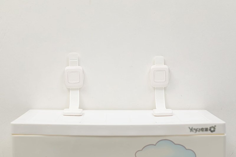 YEYA Upgraded No Drill Furniture Anchors for Baby Proofing, Anti-Tip Adjustable Straps, 4 Pack