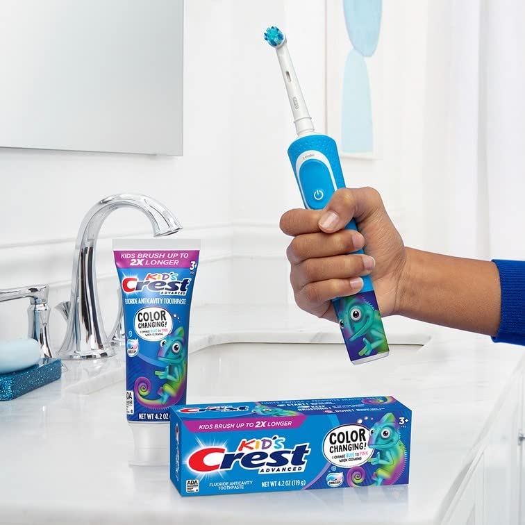Oral-B Kids Electric Toothbrush with Sensitive Brush Head and Timer, for Kids 3+ (Product Design May Vary)