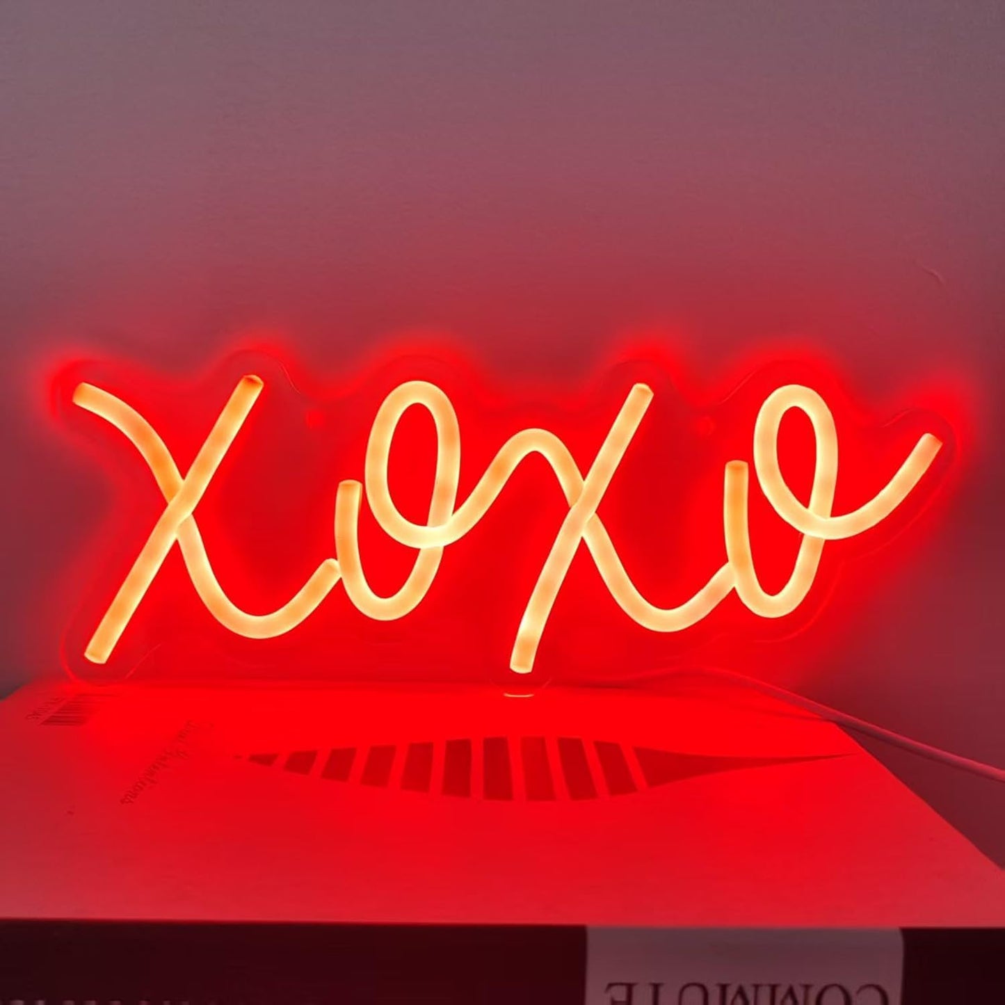Neon Sign Lights XOXO, Modern Wedding Décor Signs,XOXO Neon Light with Dimmable Switch and Hanging Chain for Bedroom Dorm Hotel Pub Bar Wedding Party Decor,Valentine's Gifts for Her,11.4x4.3In
