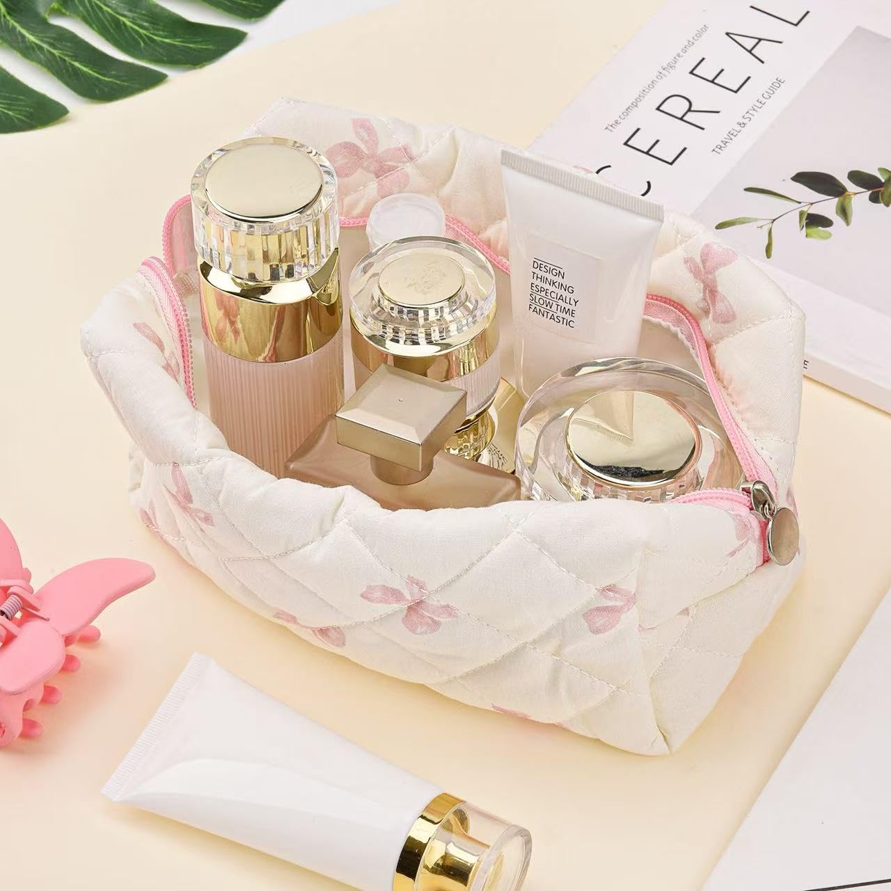 MZLUWM Floral Makeup Bag,Floral Quilted Make Up Bag,Large Cosmetic Bag,Fashionable Travel Makeup Pouch, Cute Portable Storage Bag,Puffy Coquette Makeup Bag, Attractive Quilted Pouch