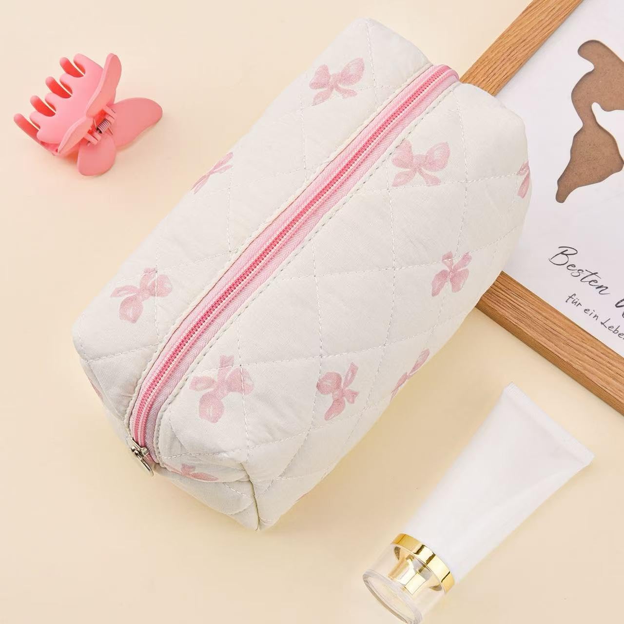 MZLUWM Floral Makeup Bag,Floral Quilted Make Up Bag,Large Cosmetic Bag,Fashionable Travel Makeup Pouch, Cute Portable Storage Bag,Puffy Coquette Makeup Bag, Attractive Quilted Pouch