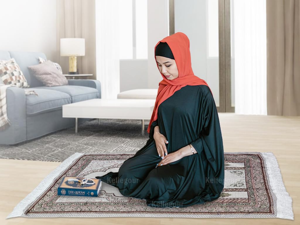 Kellegour Portable Muslim Prayer Rug and Beads,Soft Islamic Prayer Rug,Sajadah for Islam Prayer Carpet Mat,Muslim Praying Mat,Travel Prayer Mat Ramadan Gift,with Bag and Compas (1)