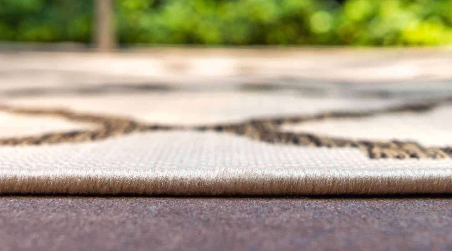 Unique Loom Outdoor Trellis Collection Area Rug - Raised Trellis (3' 3" x 5' 3" Rectangle, Beige/ Brown)