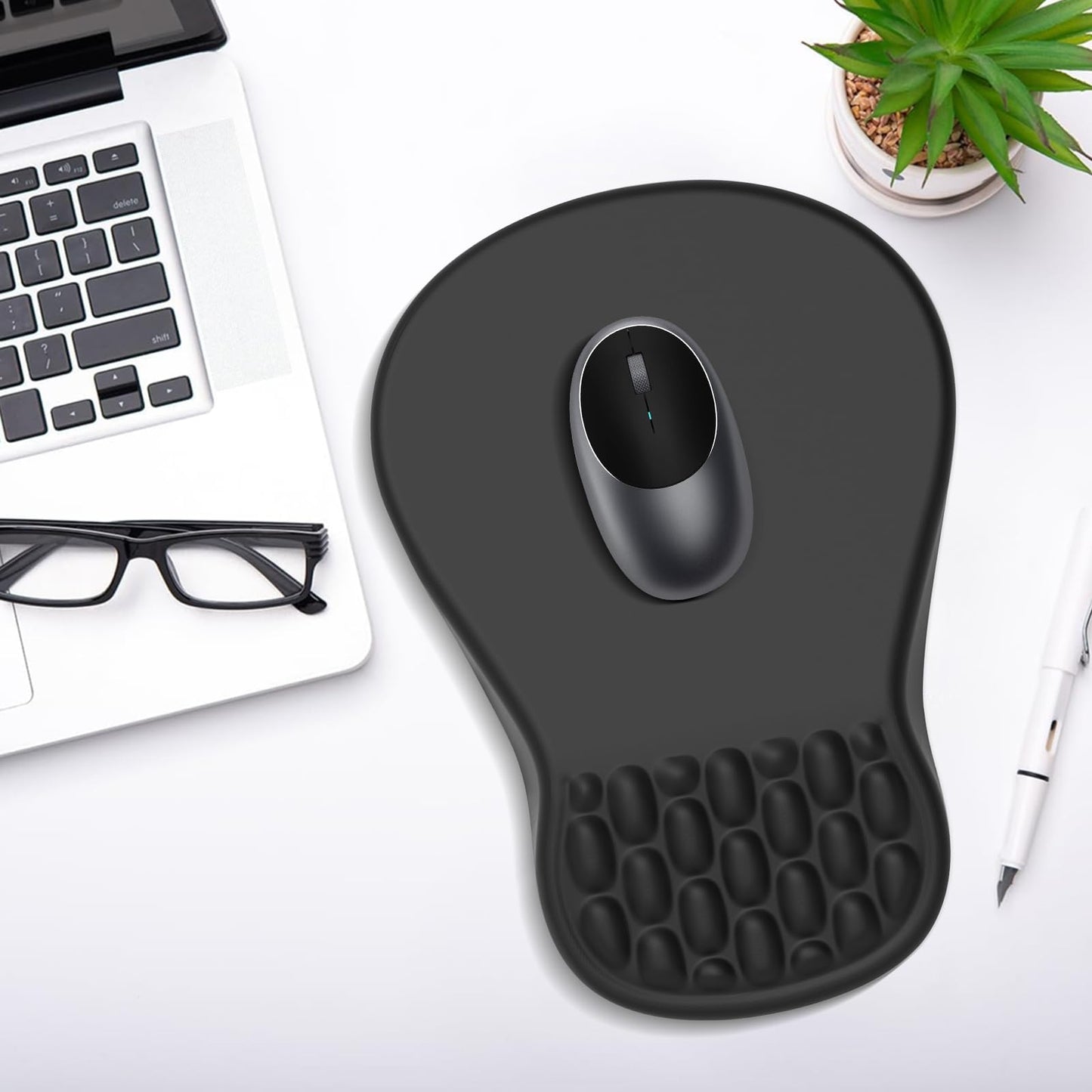 YIWEI Ergonomic Mouse Pad with Wrist Support - Gel Memory Foam Mouse Mat for Computer Keyboard & Laptop - Non-Slip Base, Pain Relief for Home Office & Gaming - Black