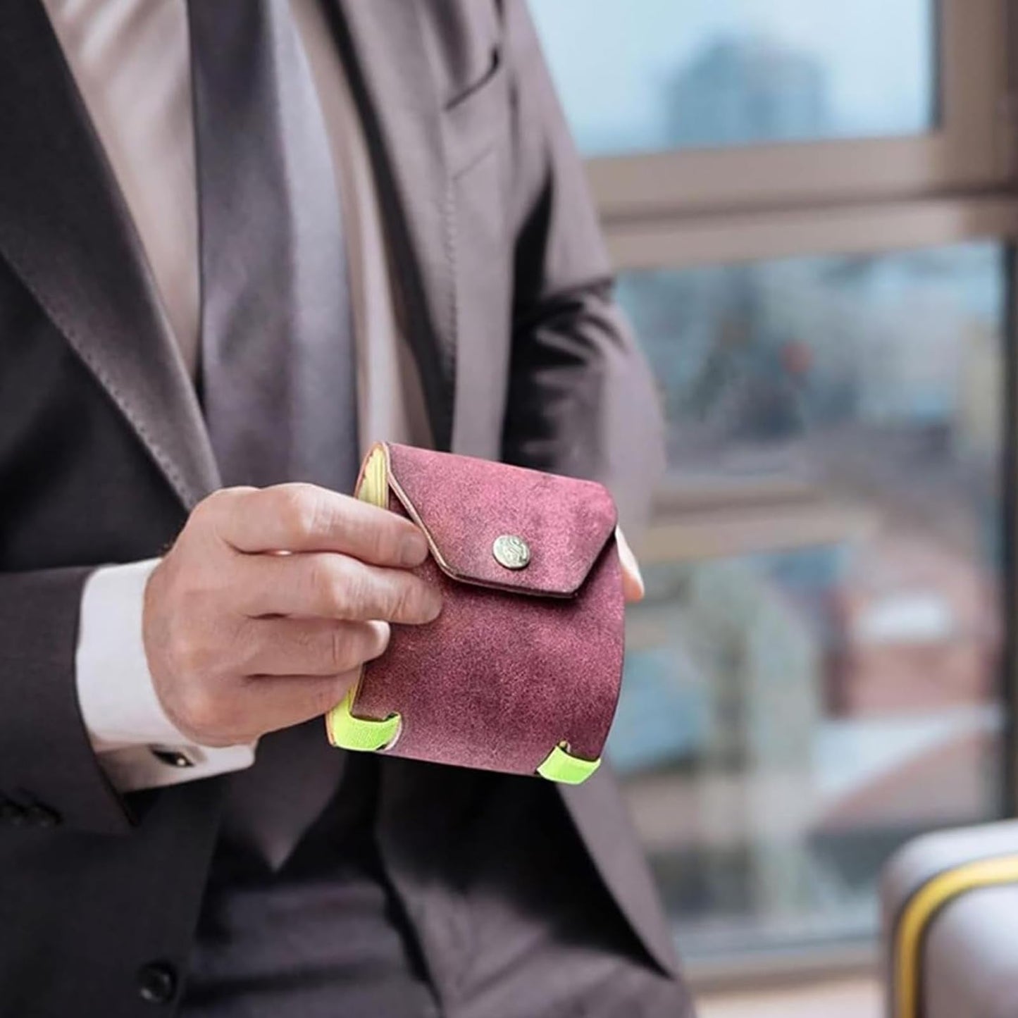 Manmadevice Cash Wrap Wallet with Clasp,Fast Cash Access Money Holder, Leather Money Wallet Organizer, With Brass Magnetic Clasp