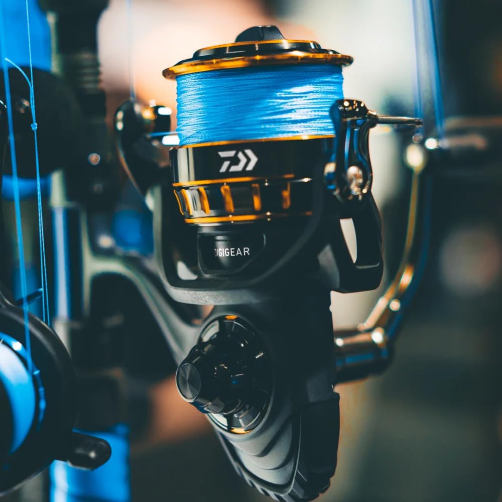 Daiwa BG5000 BG Saltwater Spinning Reel, 5000, 5.7: 1 Gear Ratio, 6+1 Bearings, 47.40" Retrieve Rate, 22 lb Max Drag,Black/Gold