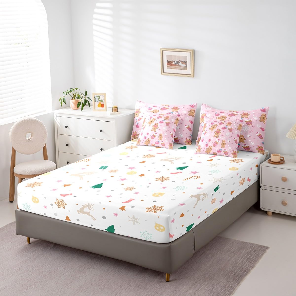 Gingerbread Man Queen Comforter Set with Sheets Bed in a Bag 7 Pcs,Watercolor Strawberry Bowknot Bed Set,Dreamy Snowflakes Bedding Sets with Comforter,Flat,Fitted Sheet,Pillowcases,Pillow Covers