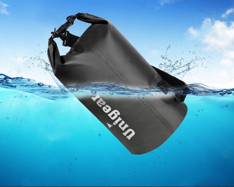 Unigear Dry Bag Waterproof, Floating and Lightweight Bags for Kayaking, Boating, Fishing, Swimming and Camping with Waterproof Phone Case (Black, 30L)